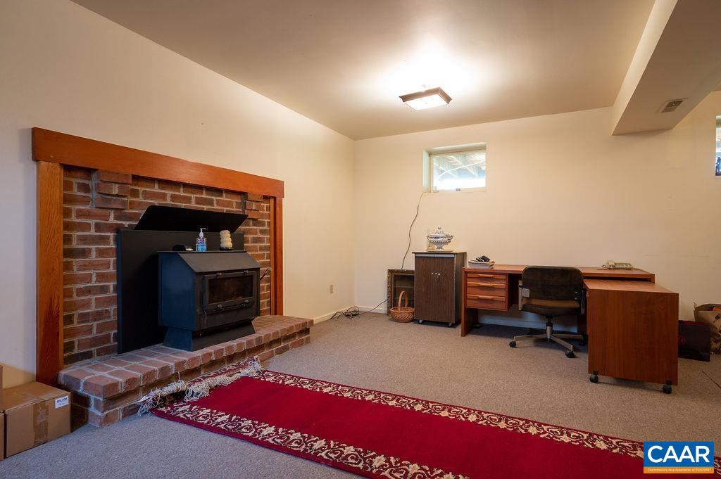 2805 MEADOW VISTA DR