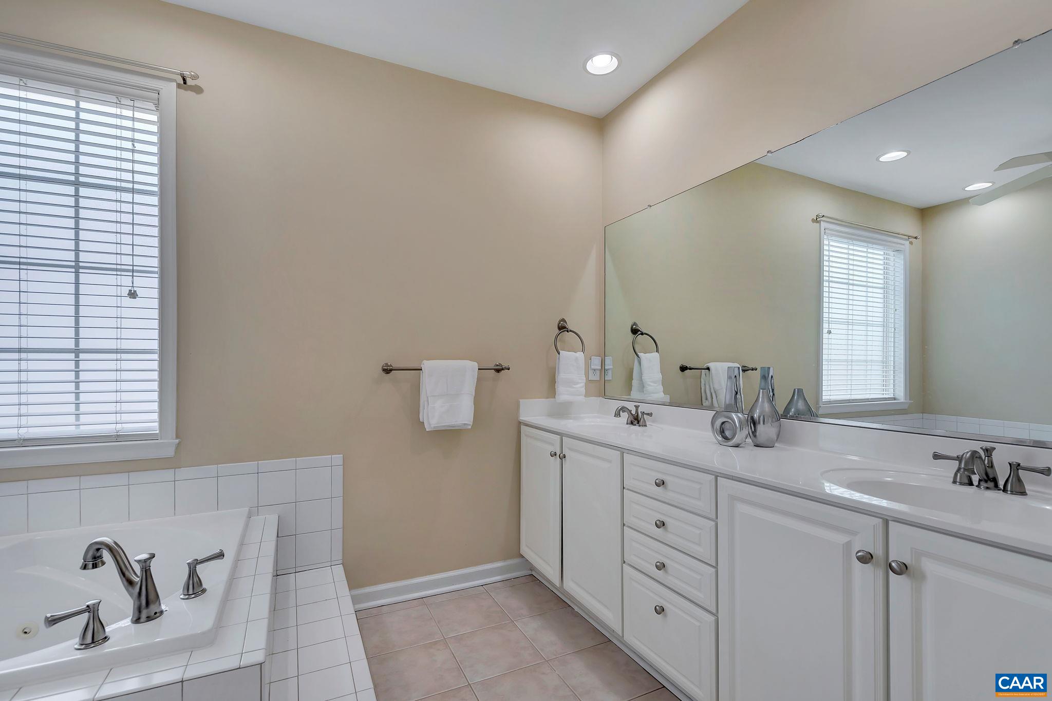 2018 VISTA VIEW LN