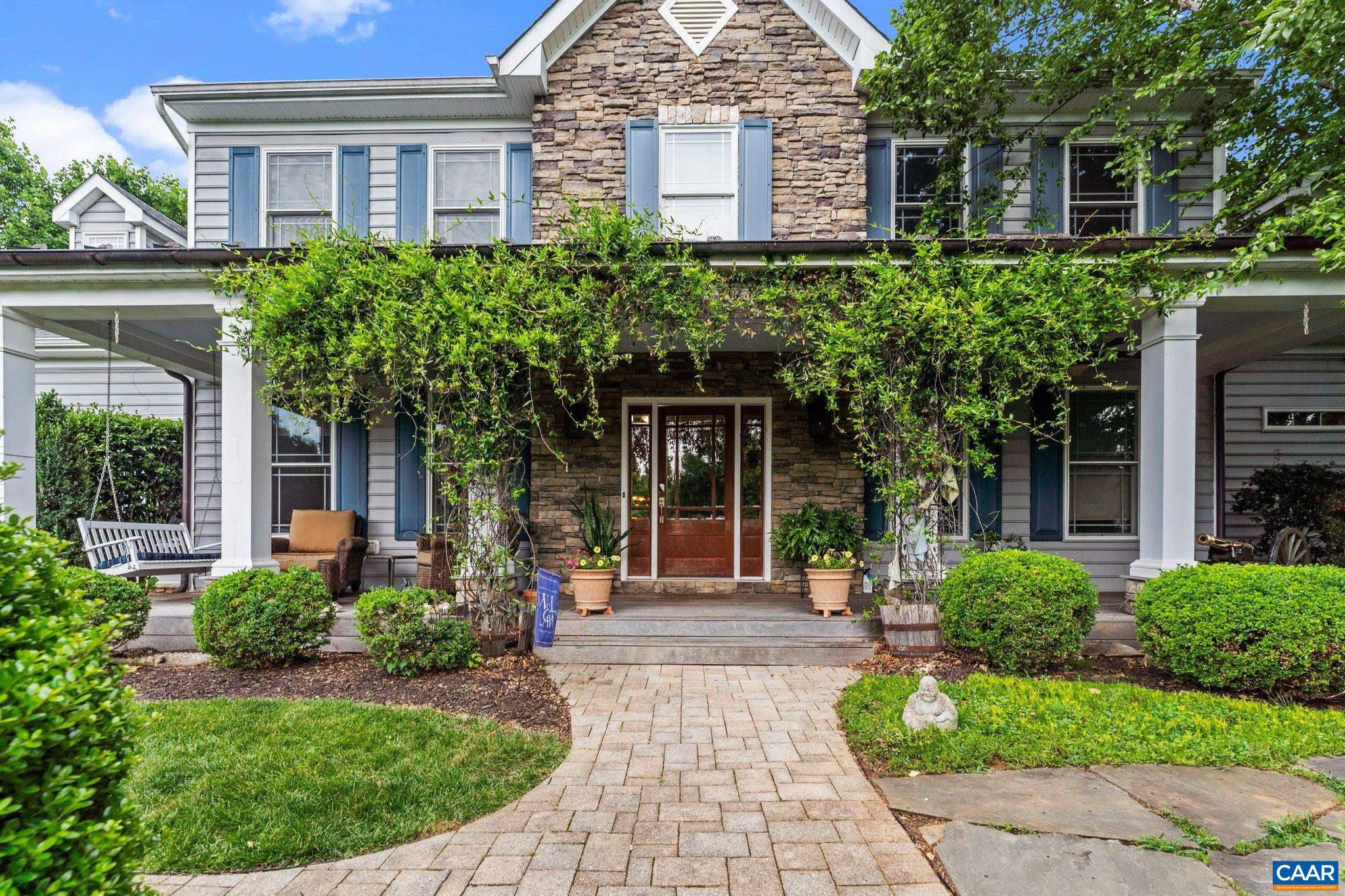 1241 LORING RUN
