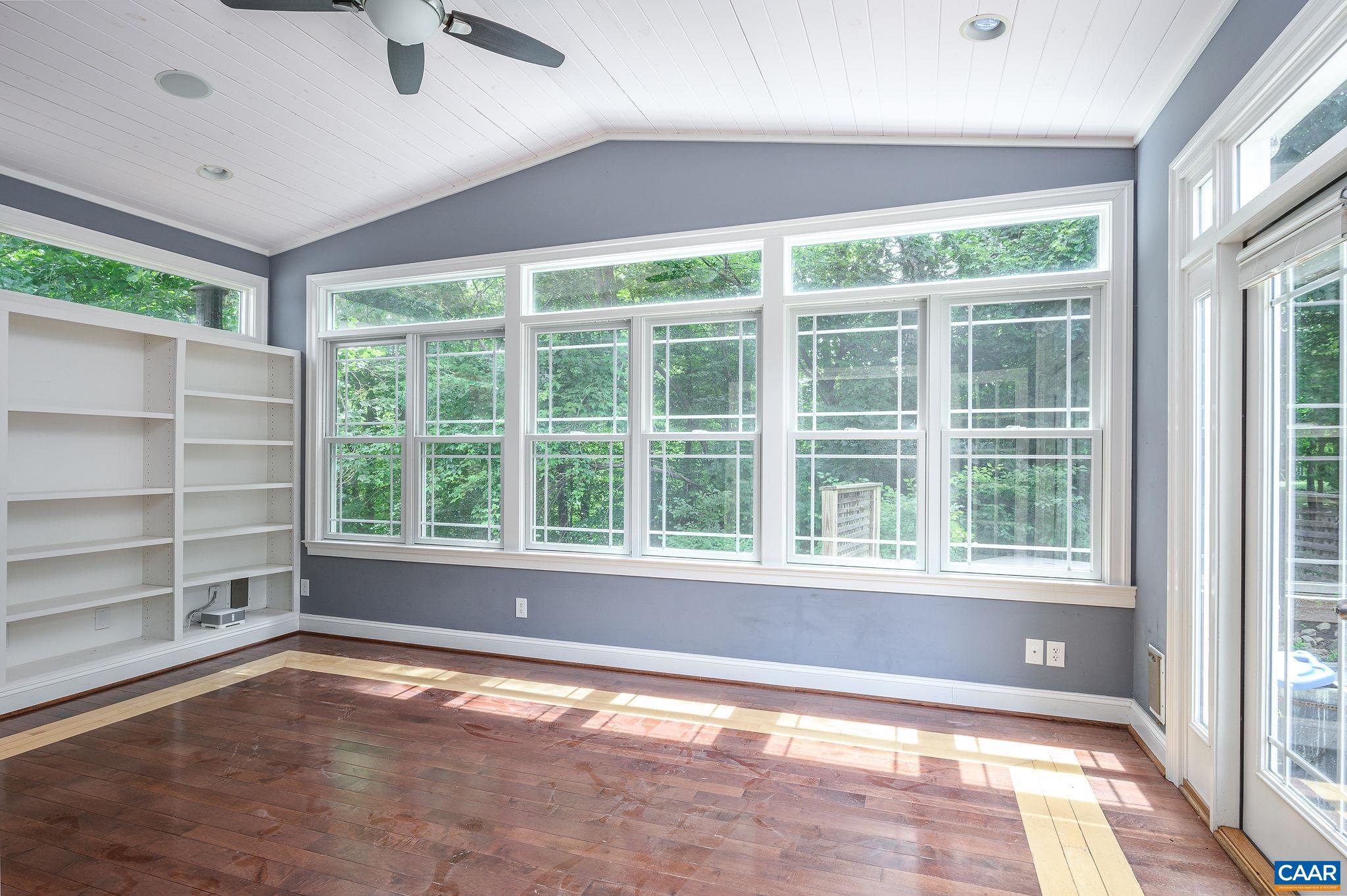 1241 LORING RUN