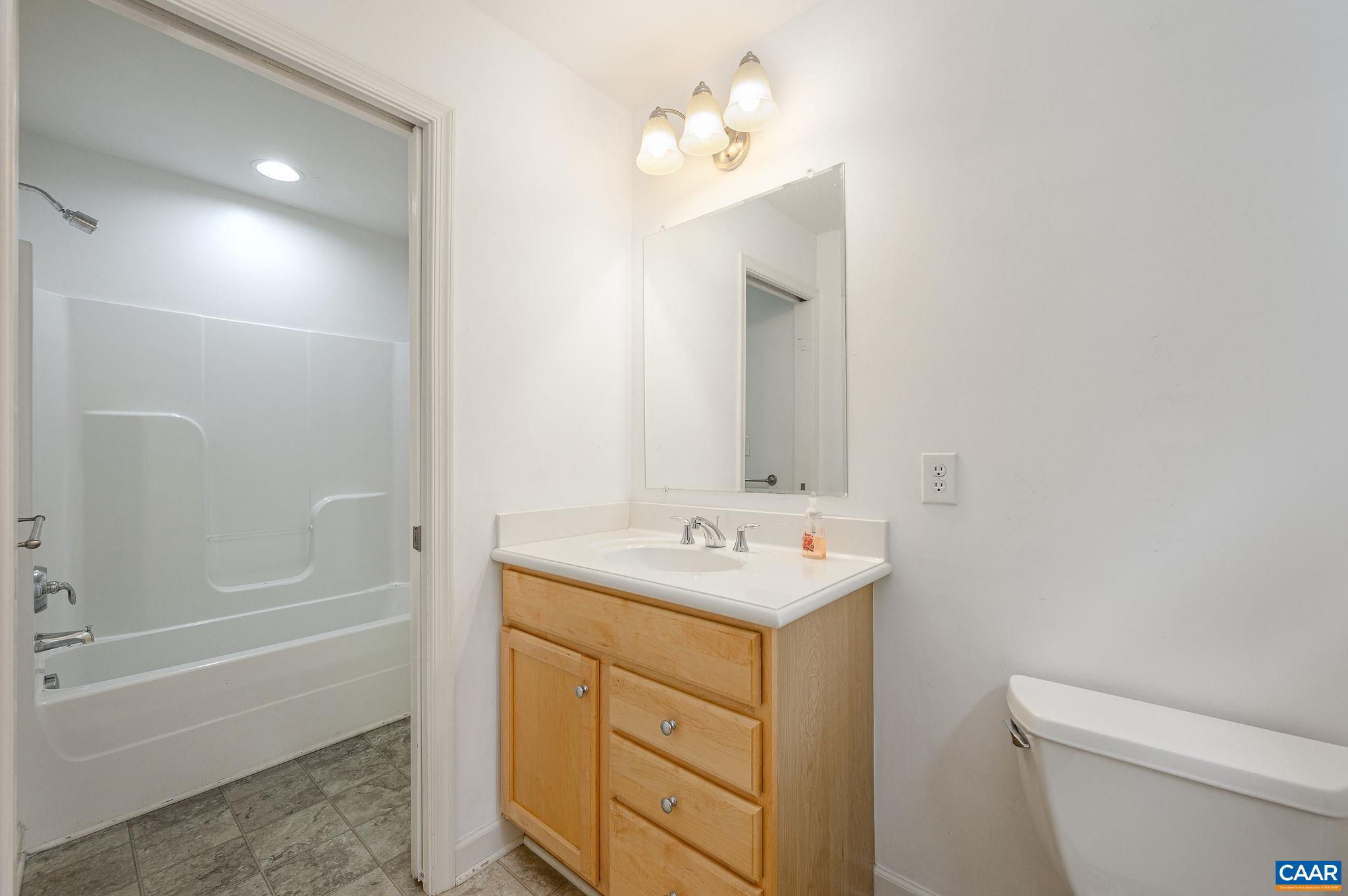 1241 LORING RUN