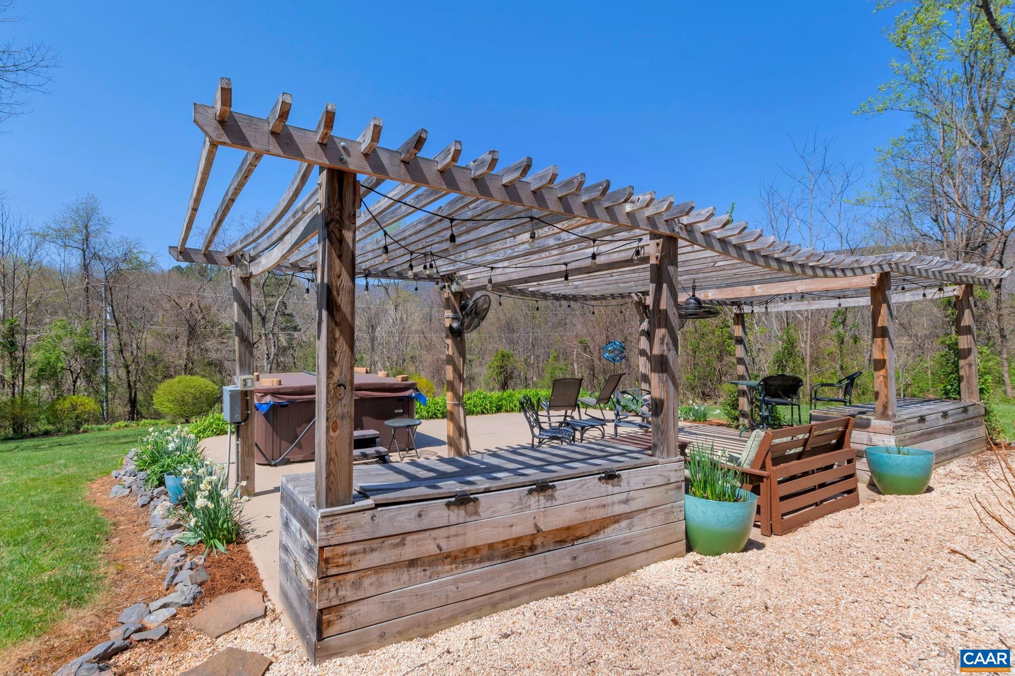 8368 BROOKSVILLE RD