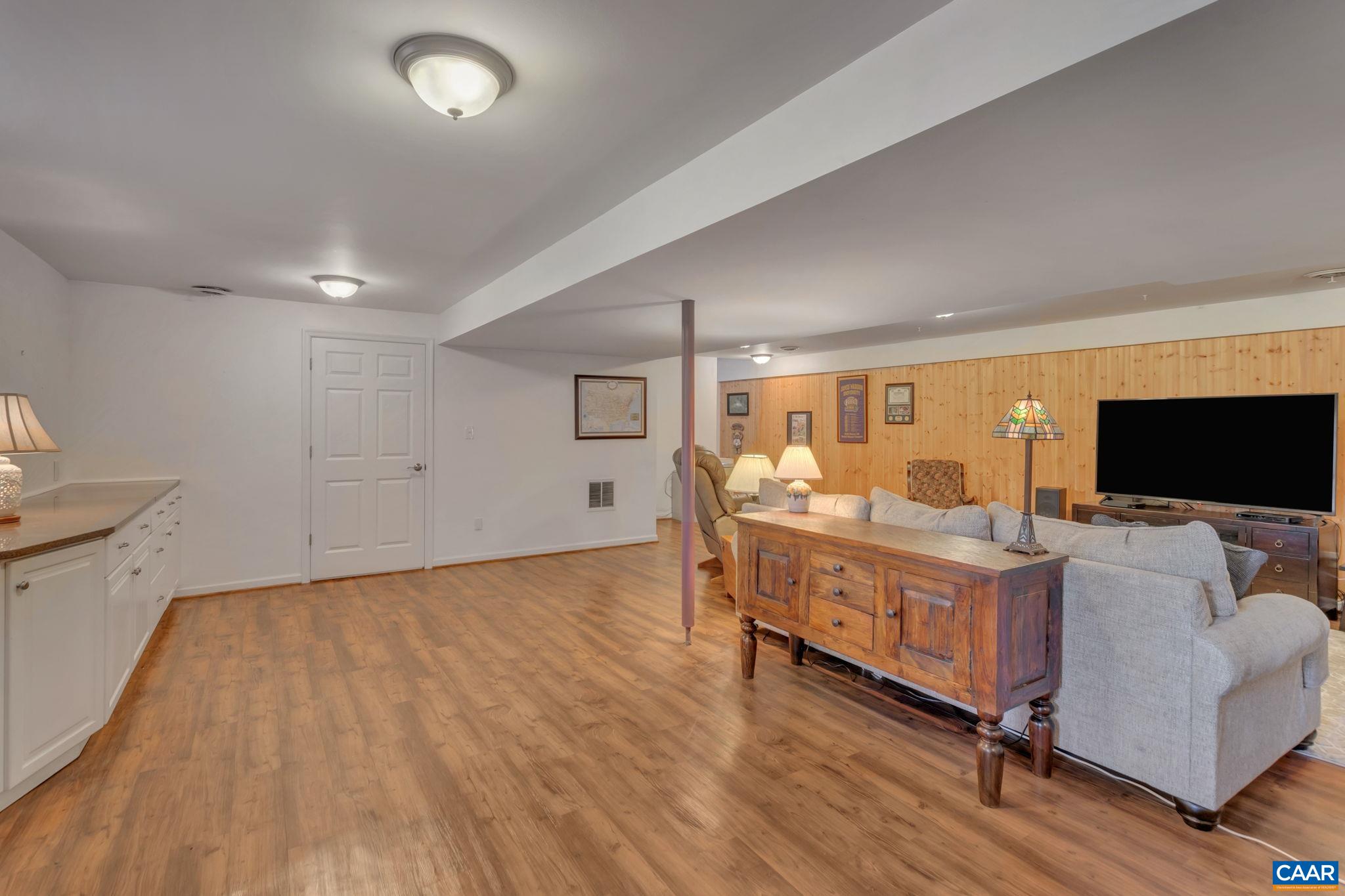8368 BROOKSVILLE RD