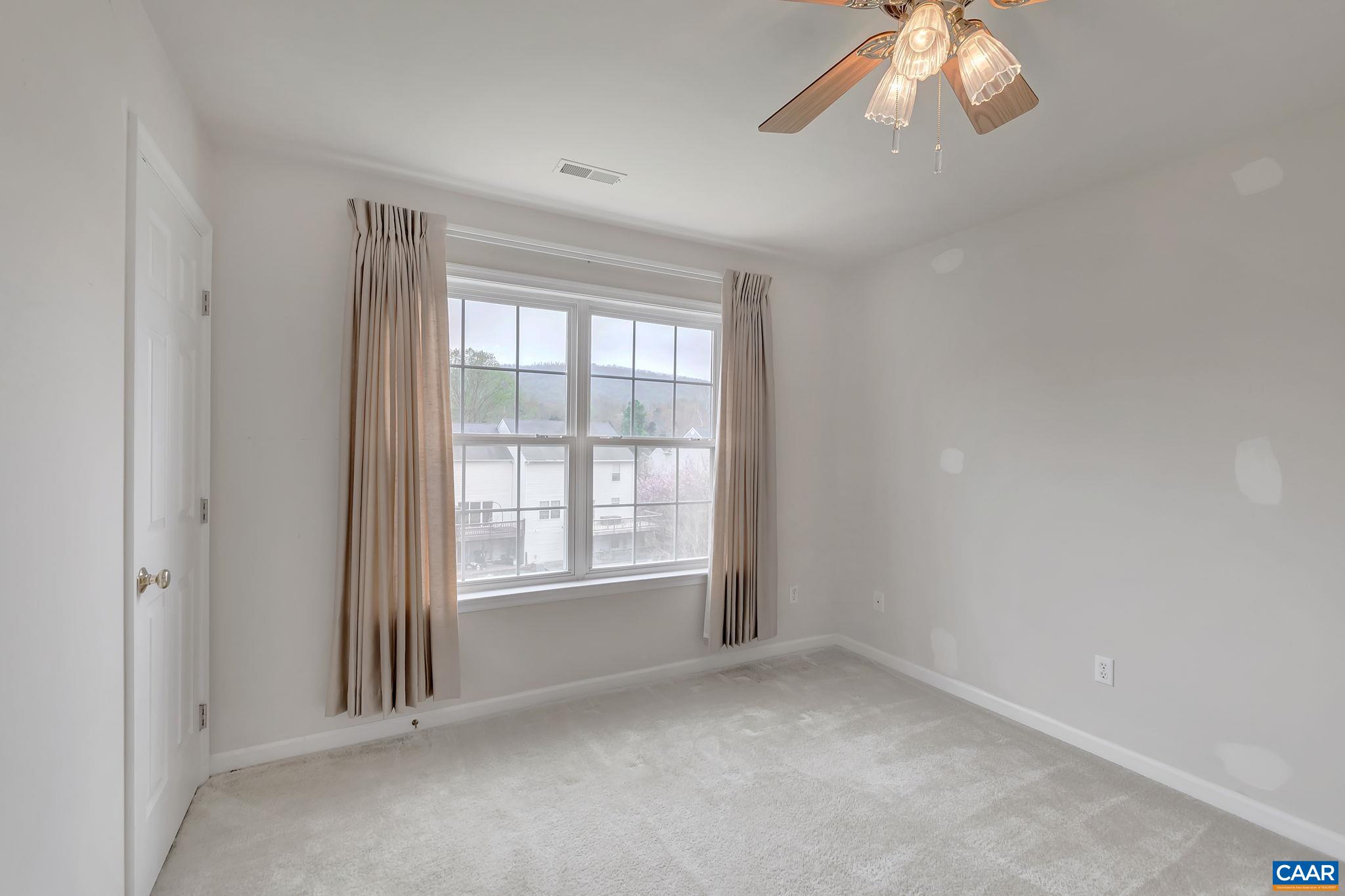 209 LARKSPUR WAY