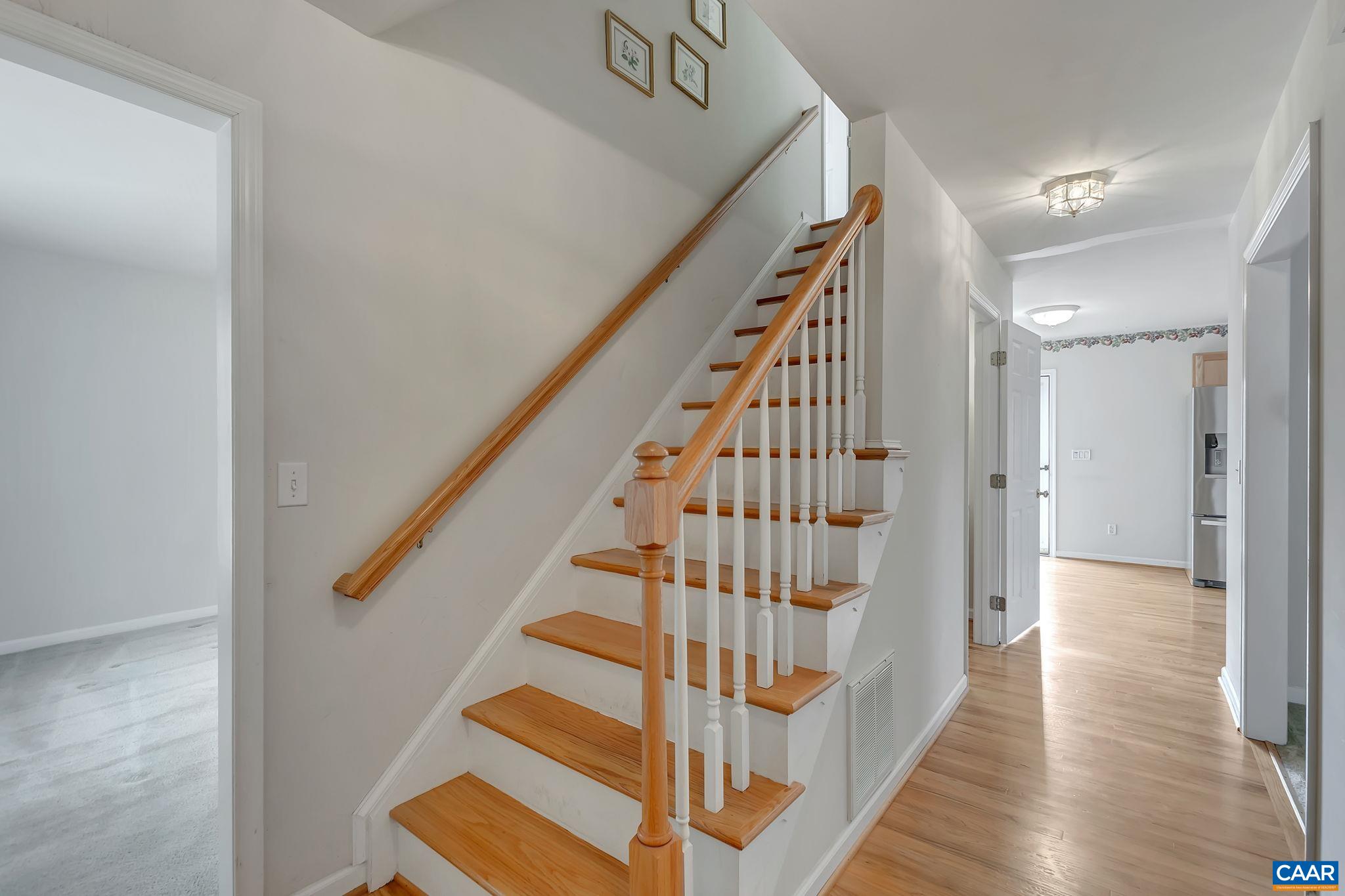 209 LARKSPUR WAY