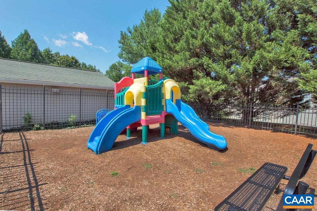 209 LARKSPUR WAY