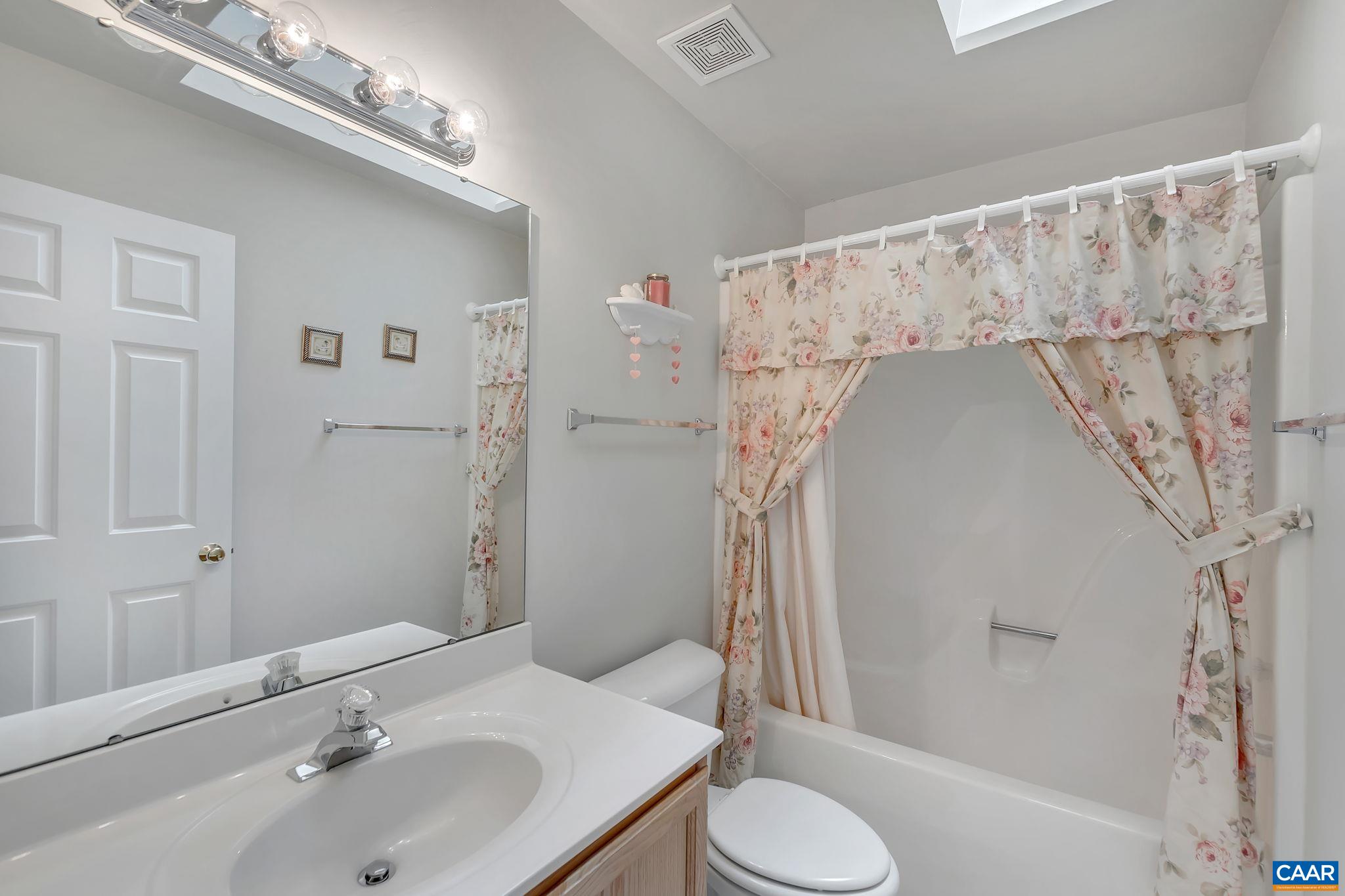 209 LARKSPUR WAY