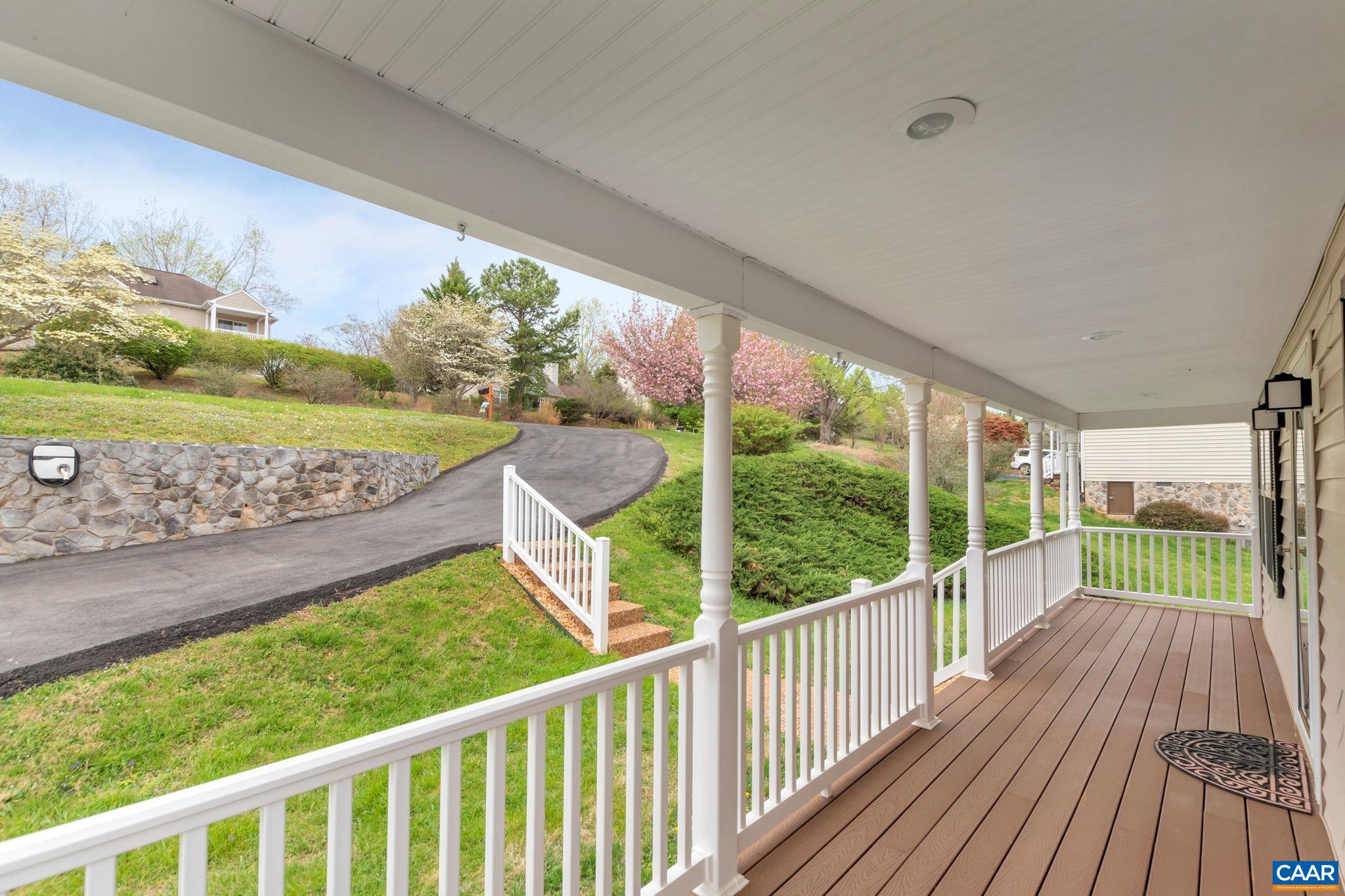 209 LARKSPUR WAY