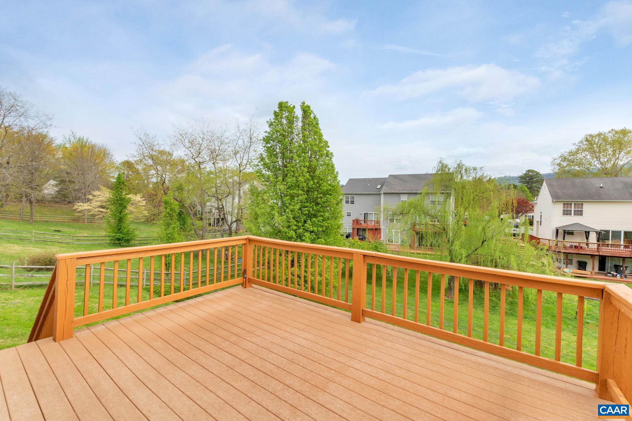 209 LARKSPUR WAY