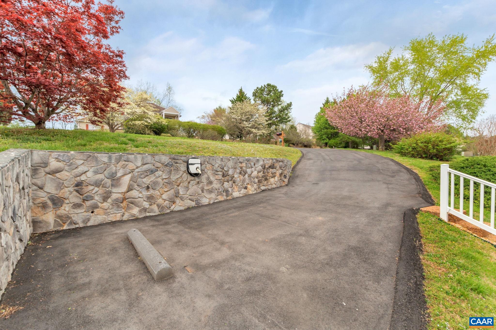 209 LARKSPUR WAY