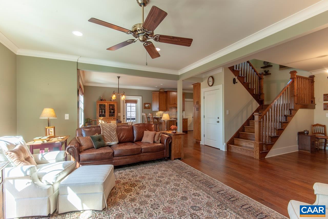 1716 BLACK WALNUT DR