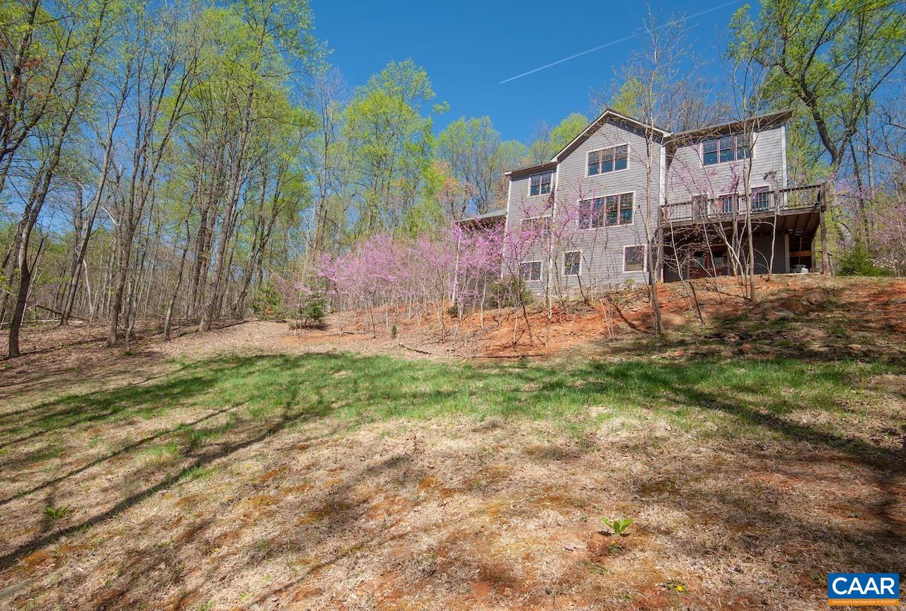 1716 BLACK WALNUT DR