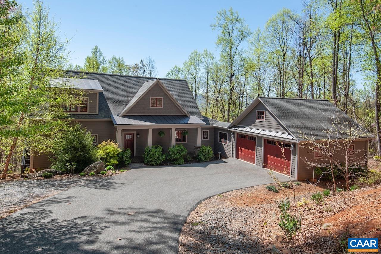 1716 BLACK WALNUT DR