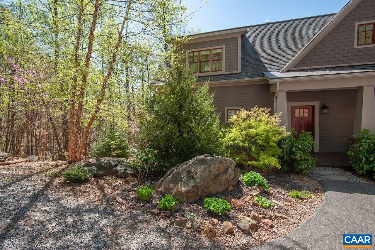 1716 BLACK WALNUT DR
