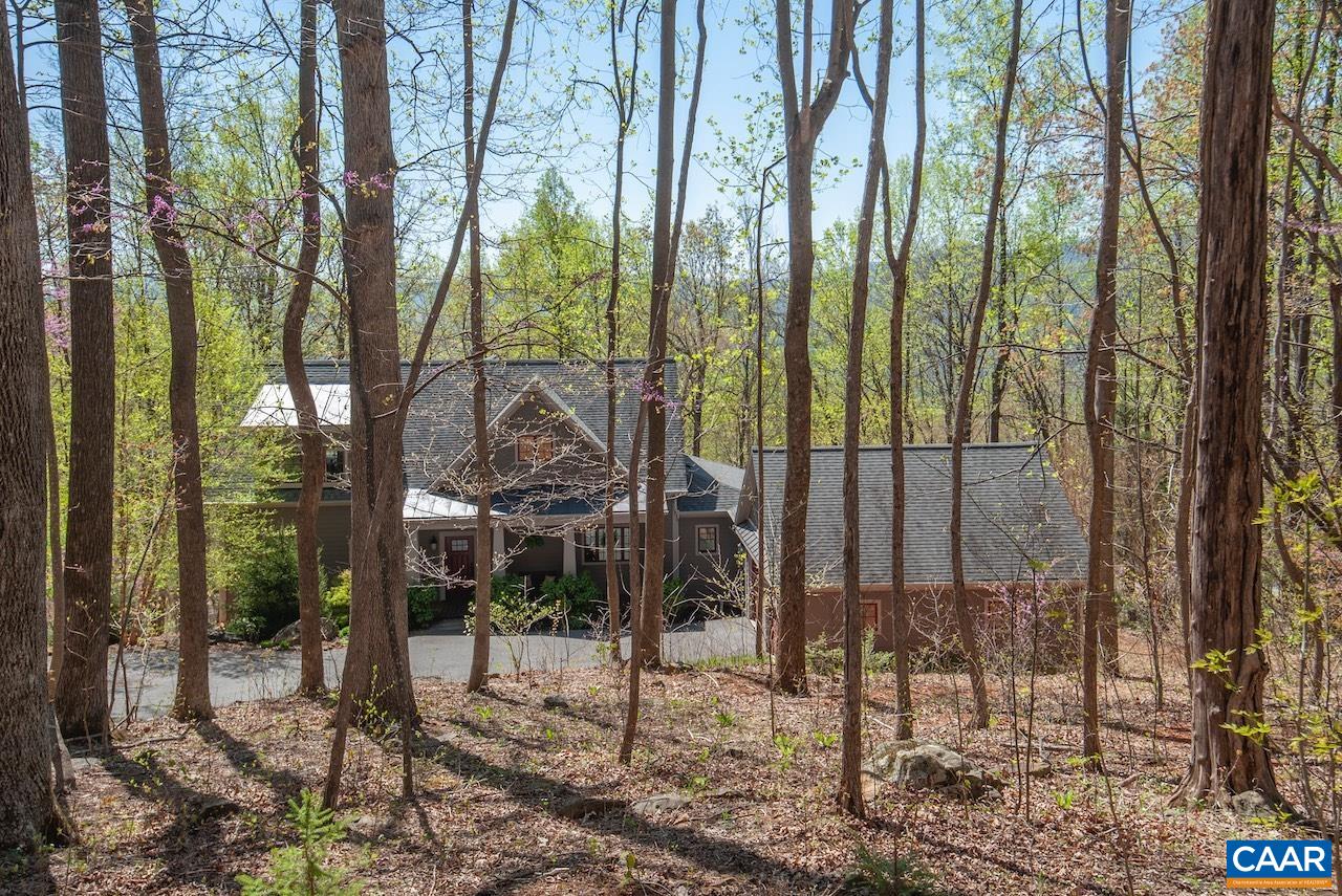 1716 BLACK WALNUT DR