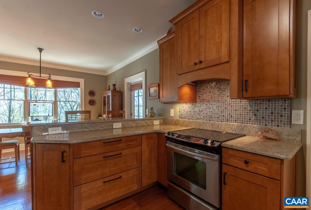 1716 BLACK WALNUT DR