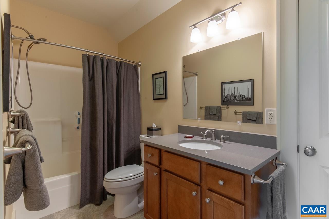 1716 BLACK WALNUT DR
