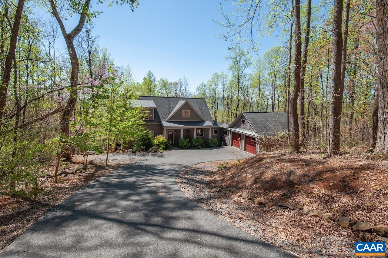 1716 BLACK WALNUT DR