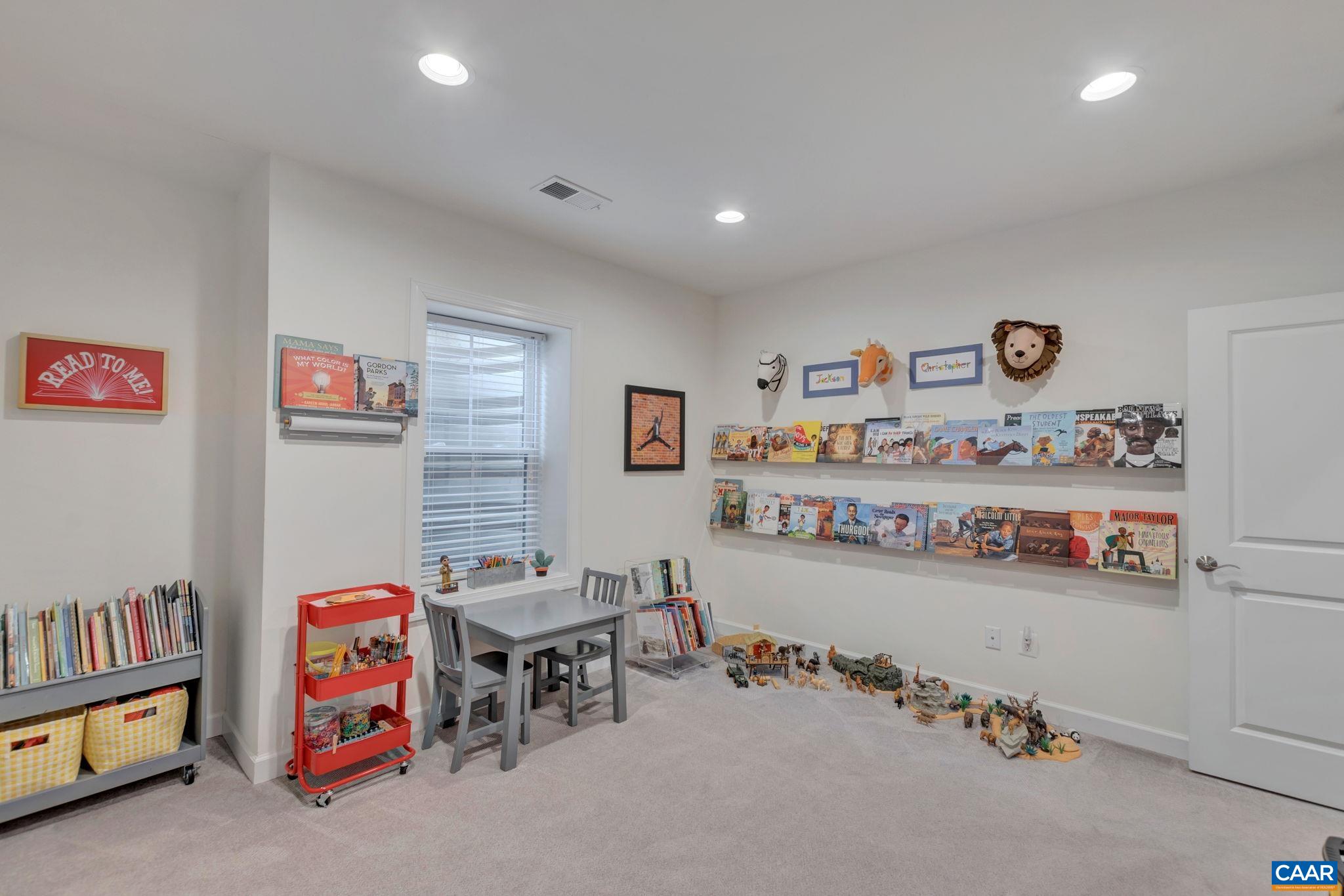 1814 MARIETTA DR