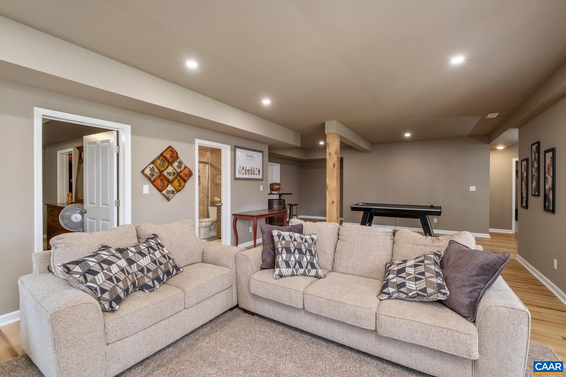 5035 MEADOWLARK CT