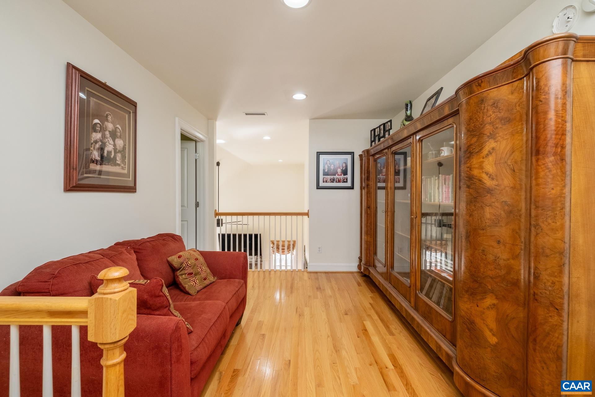 5035 MEADOWLARK CT