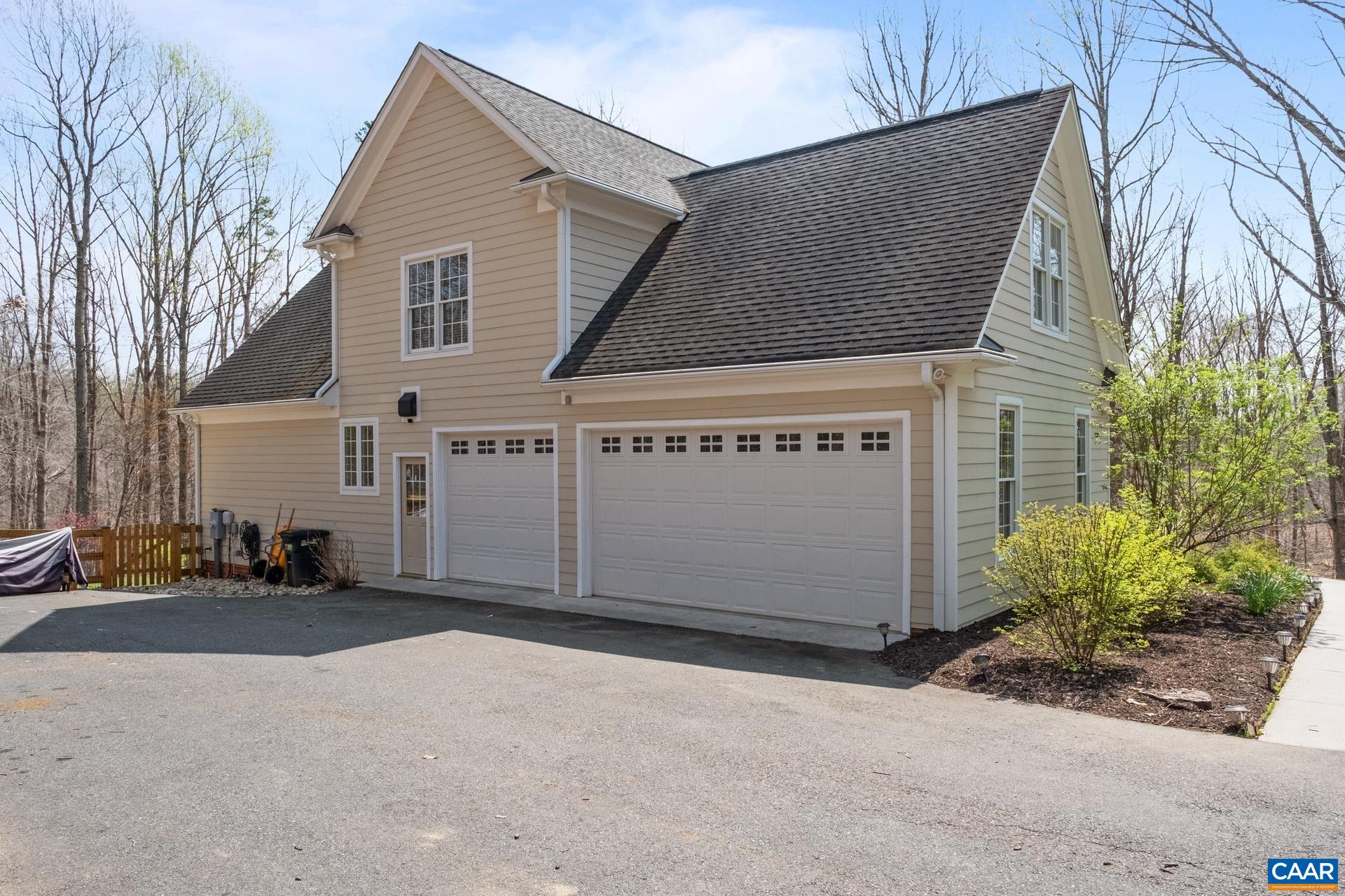 5035 MEADOWLARK CT
