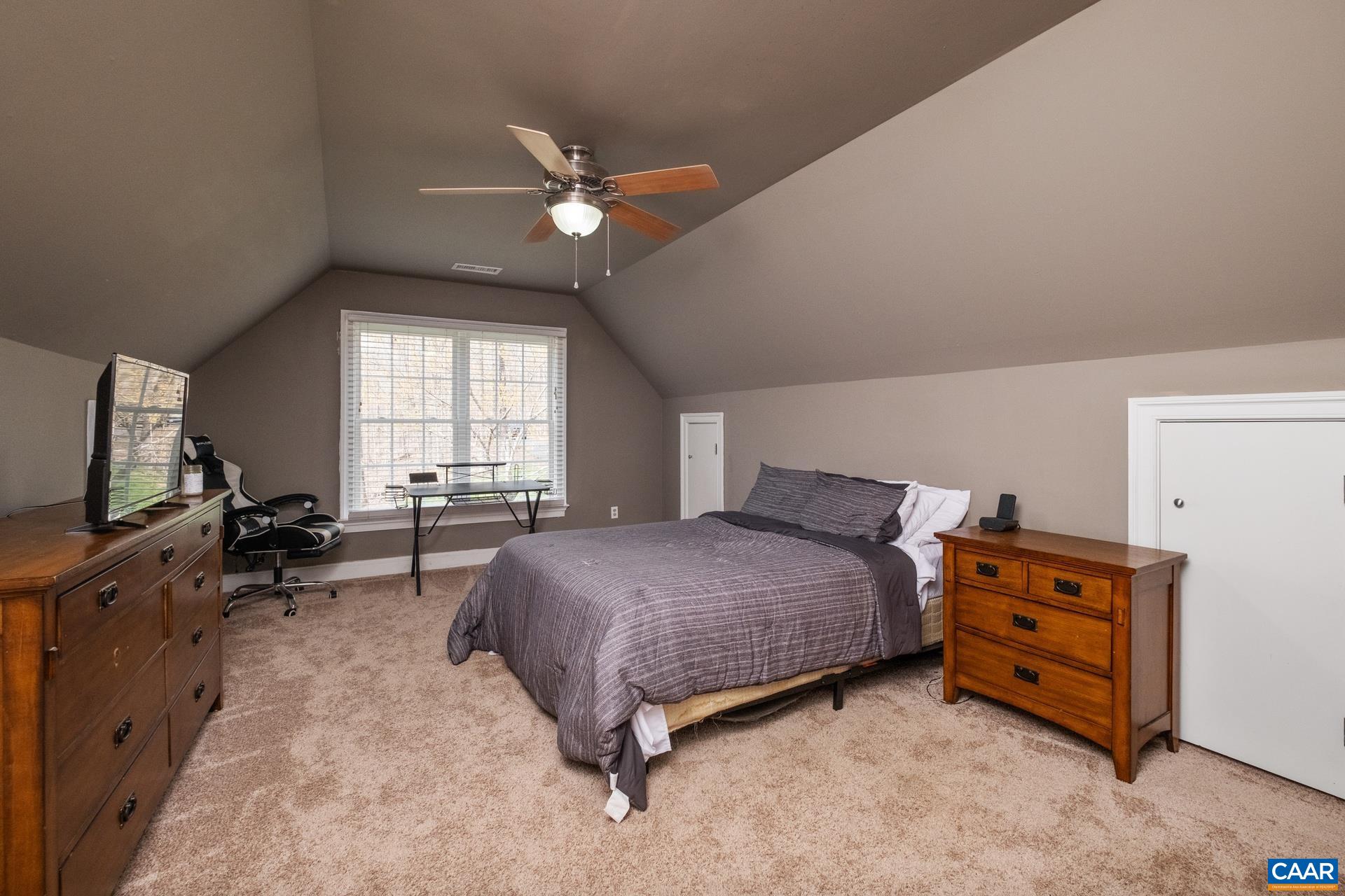 5035 MEADOWLARK CT