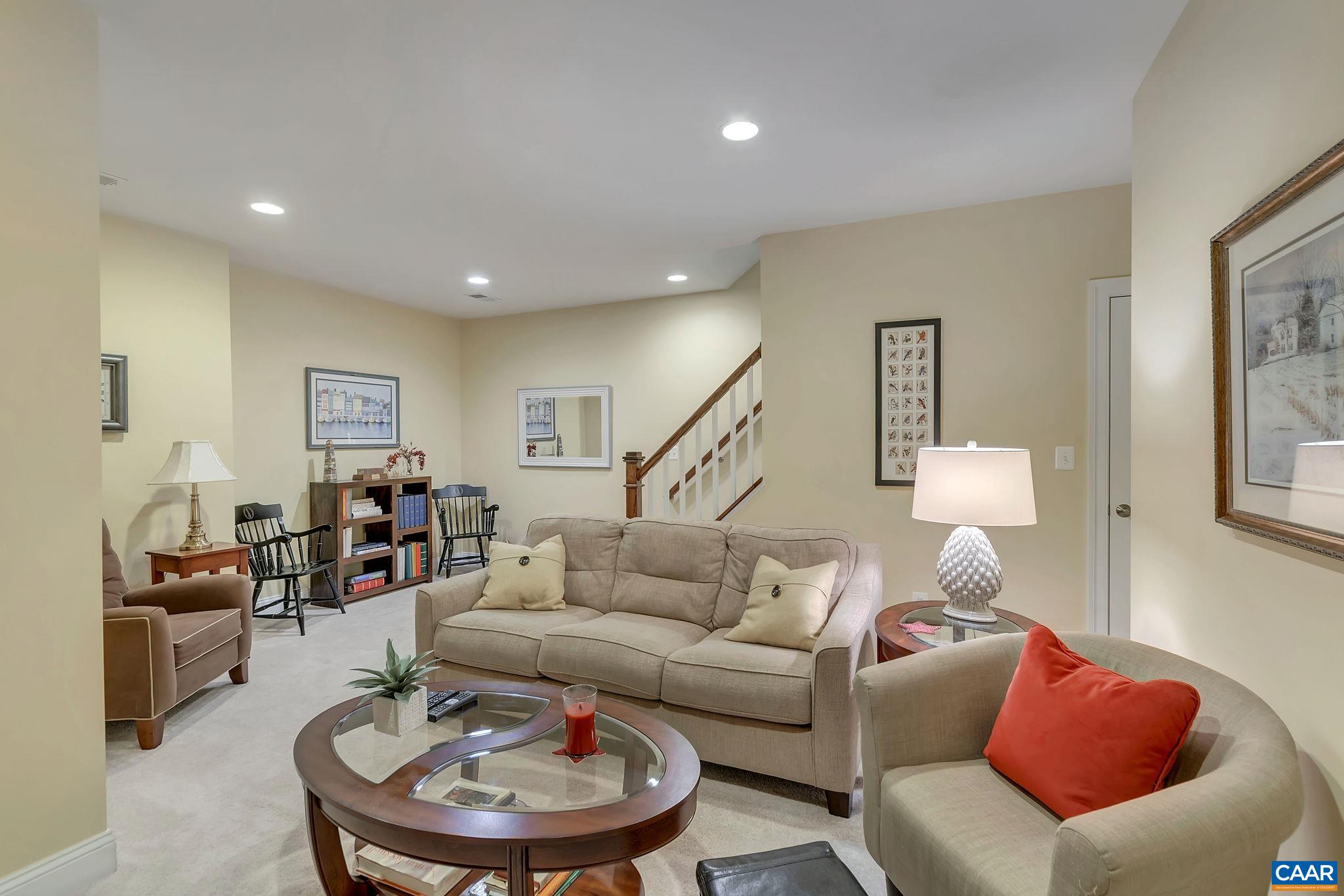 2906 TEMPLEHOF CT