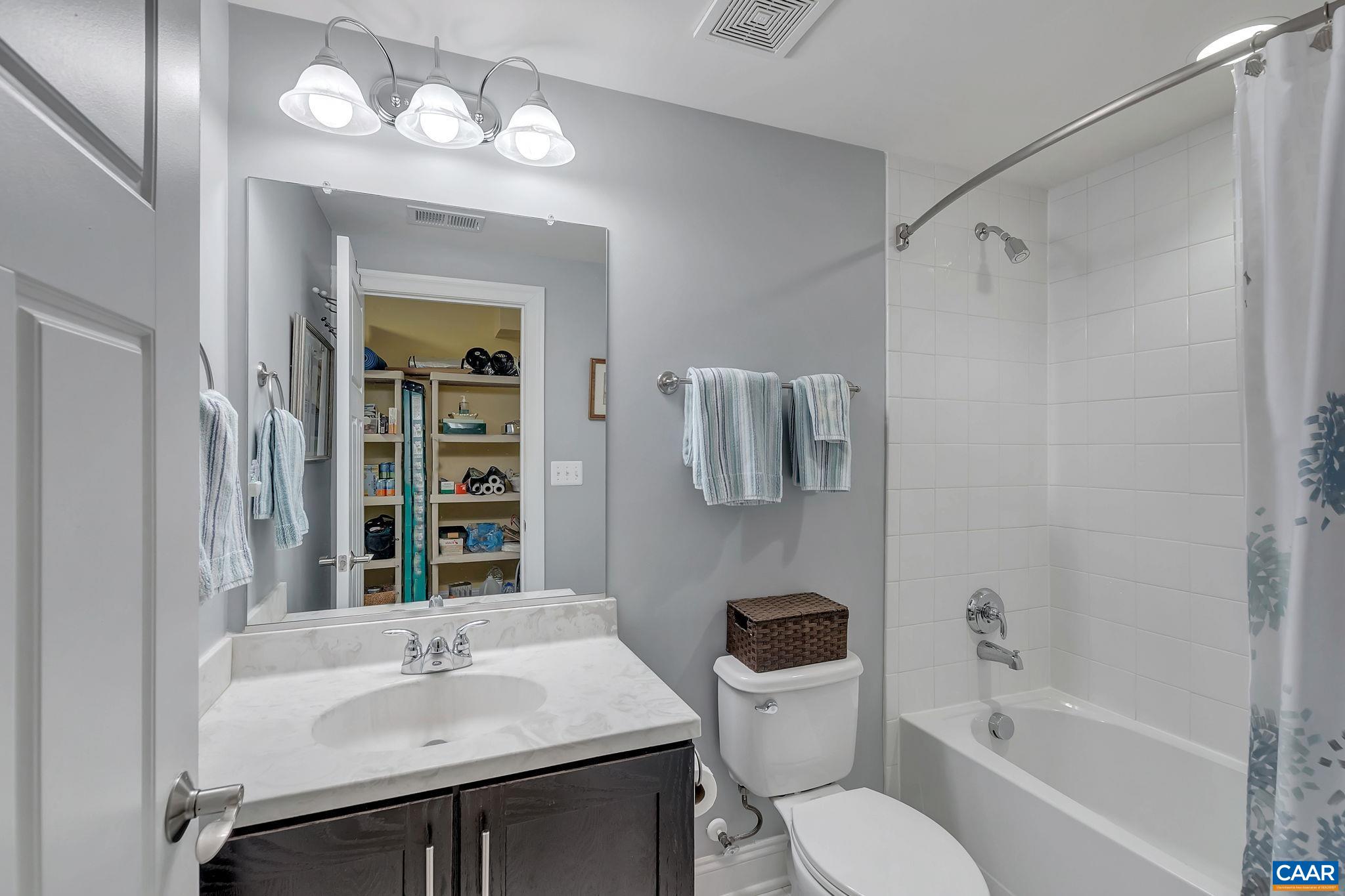 2906 TEMPLEHOF CT