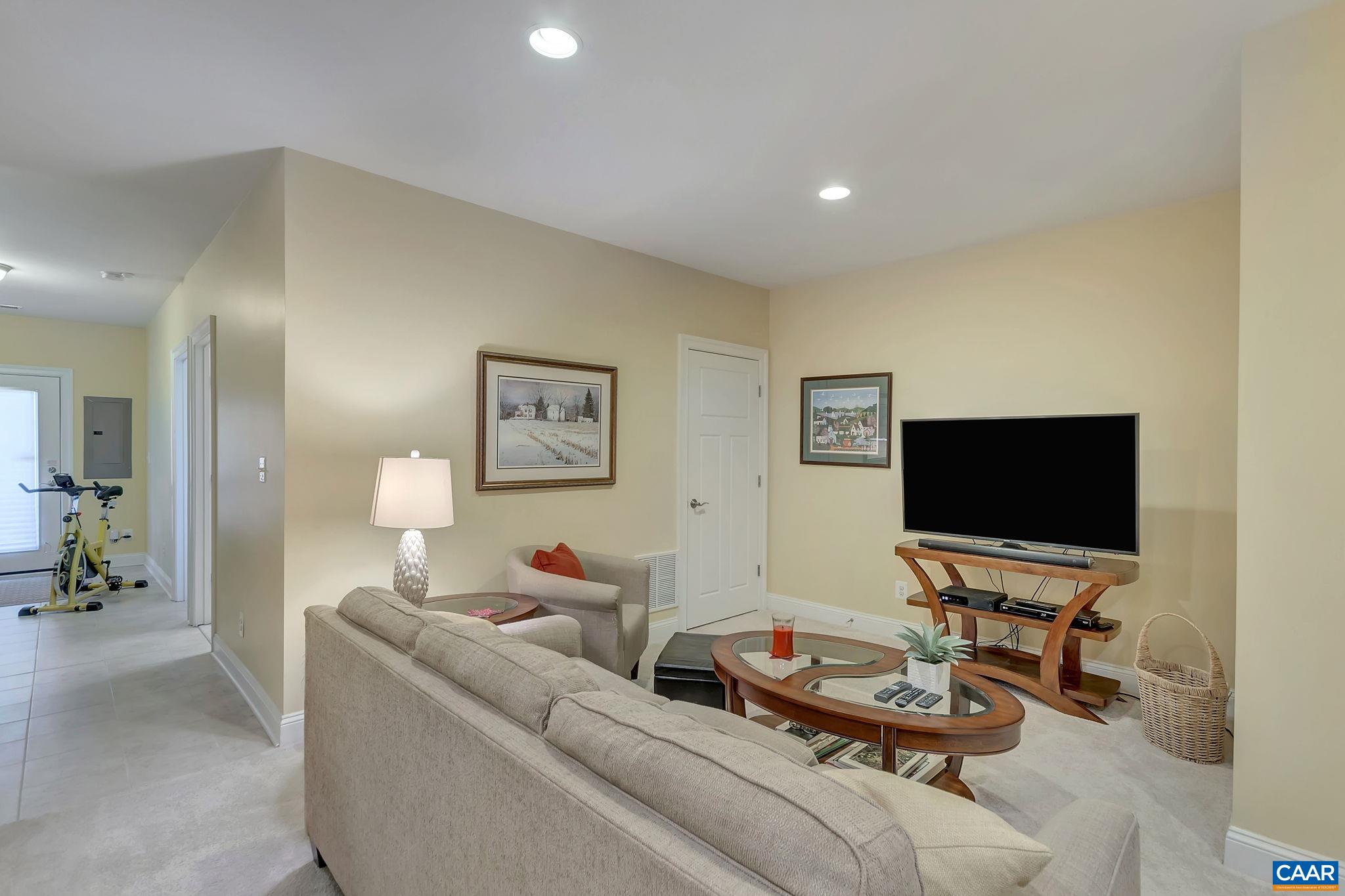 2906 TEMPLEHOF CT
