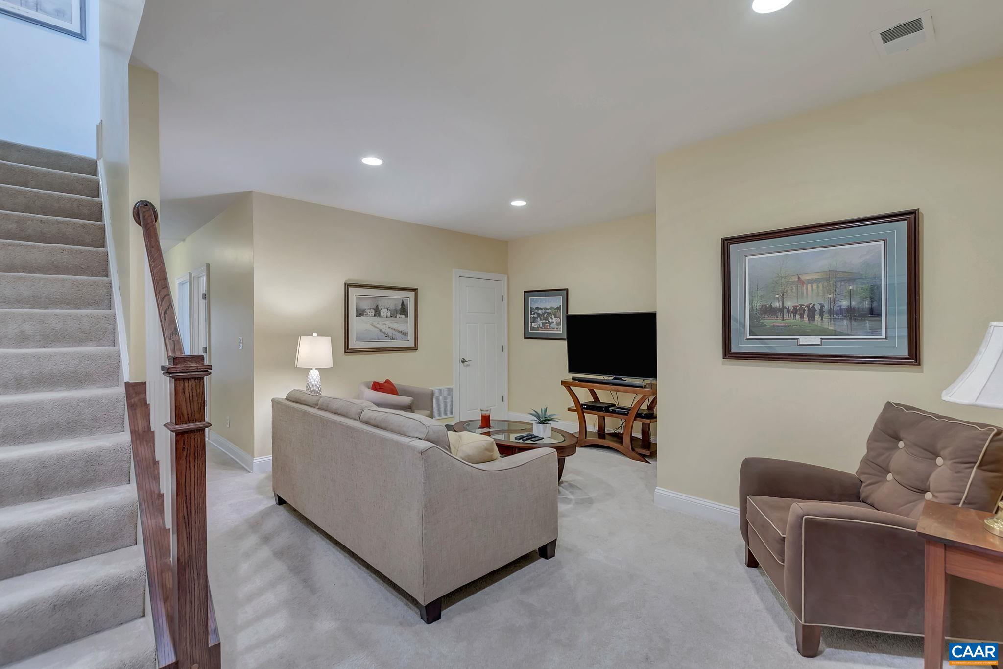 2906 TEMPLEHOF CT