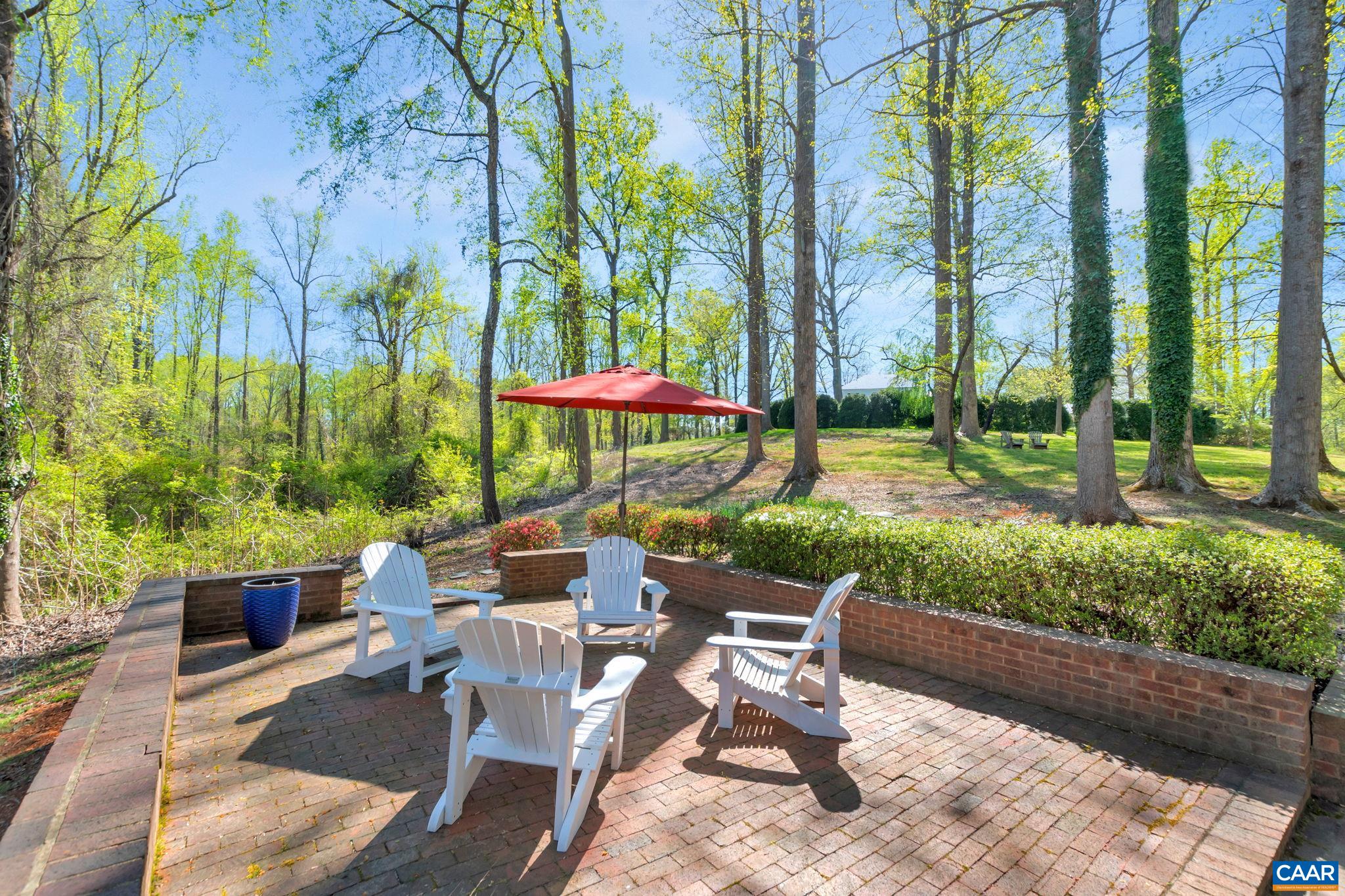 1050 OLD GARTH RD