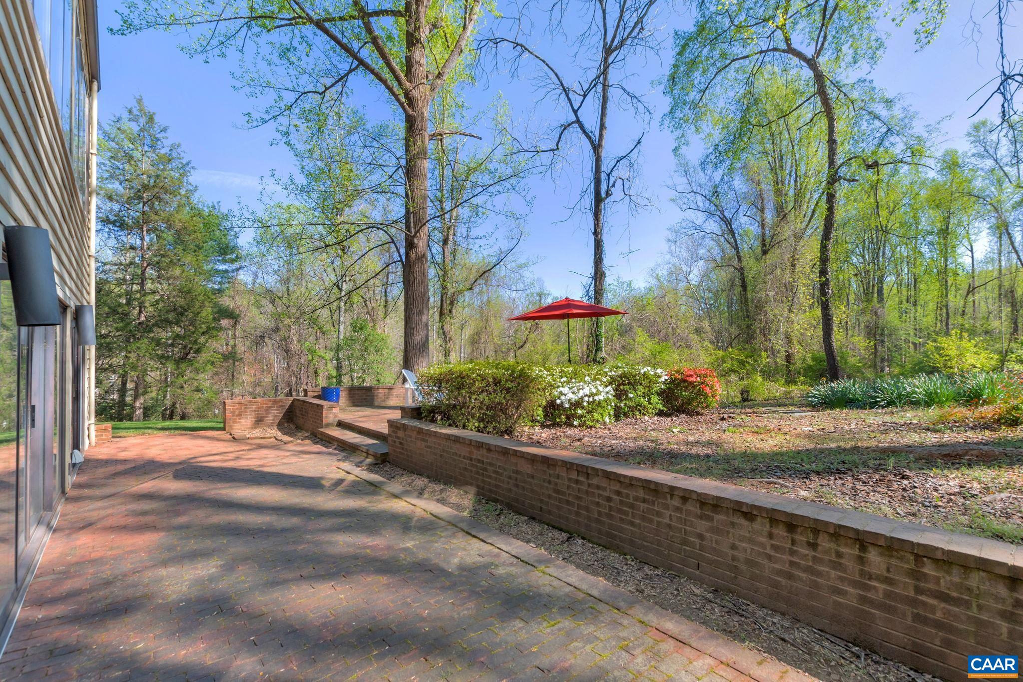 1050 OLD GARTH RD