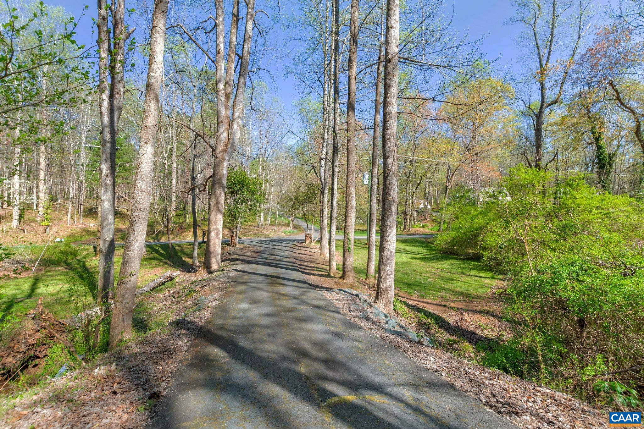 1050 OLD GARTH RD