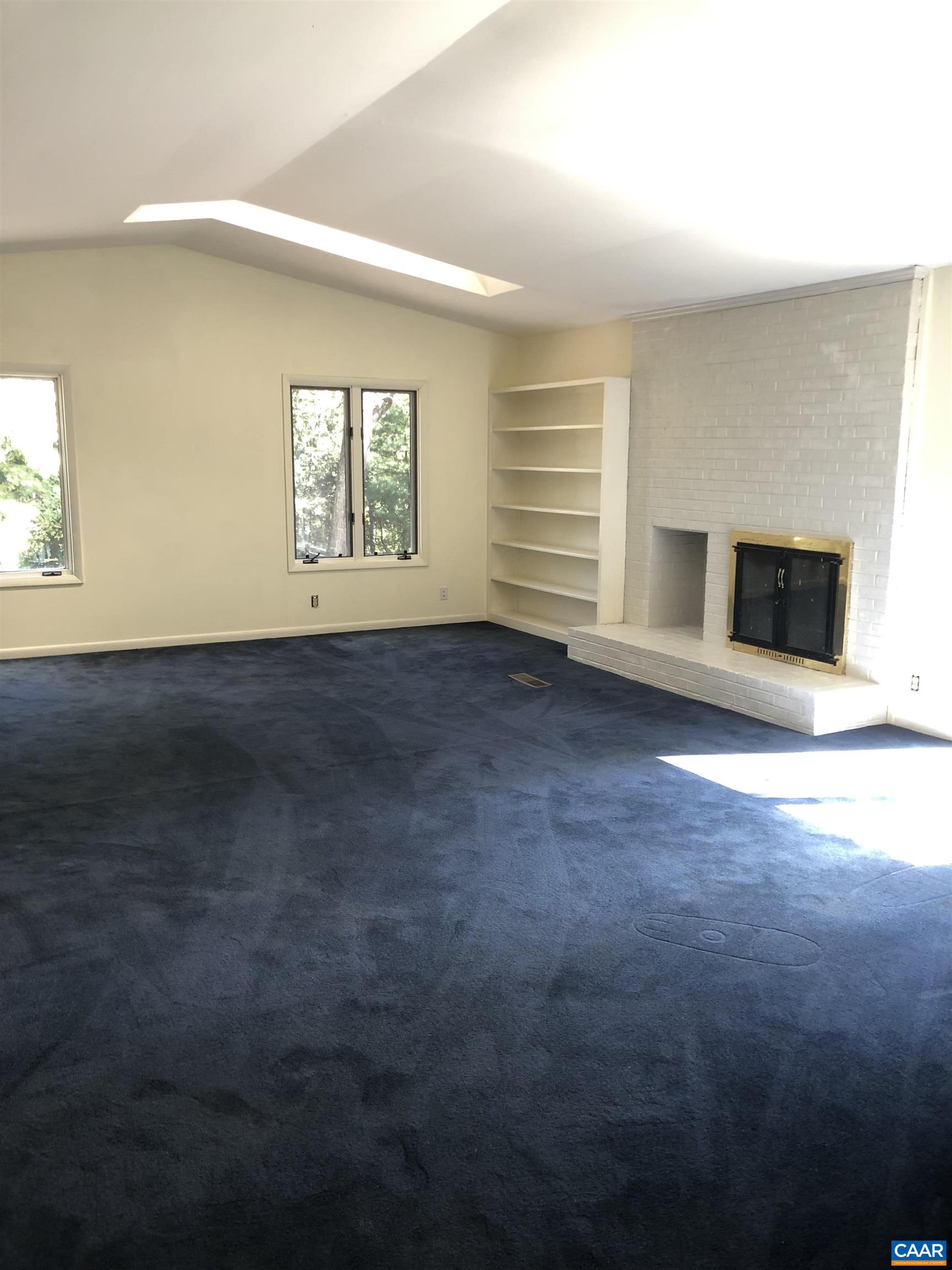 1050 OLD GARTH RD
