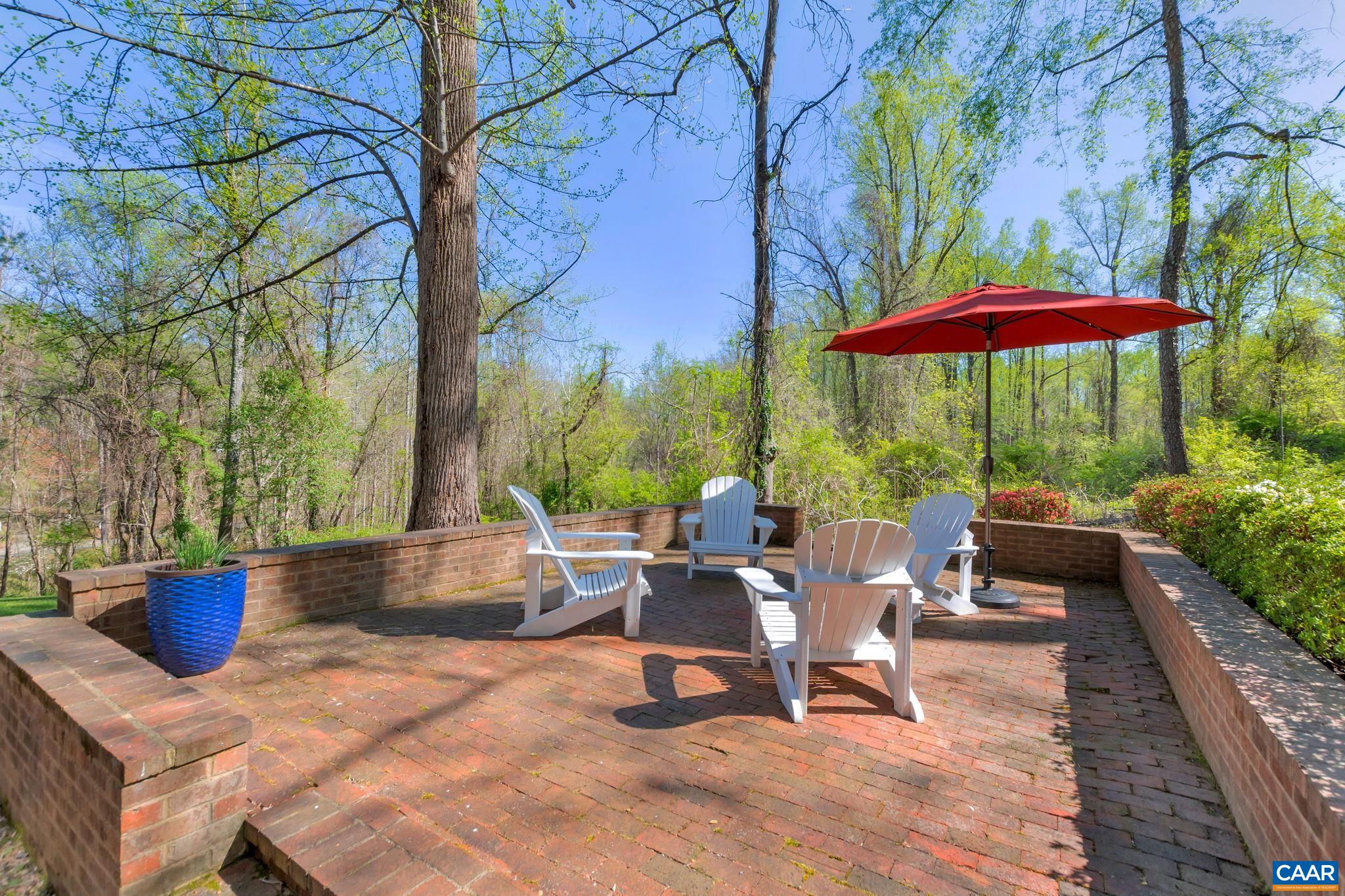 1050 OLD GARTH RD