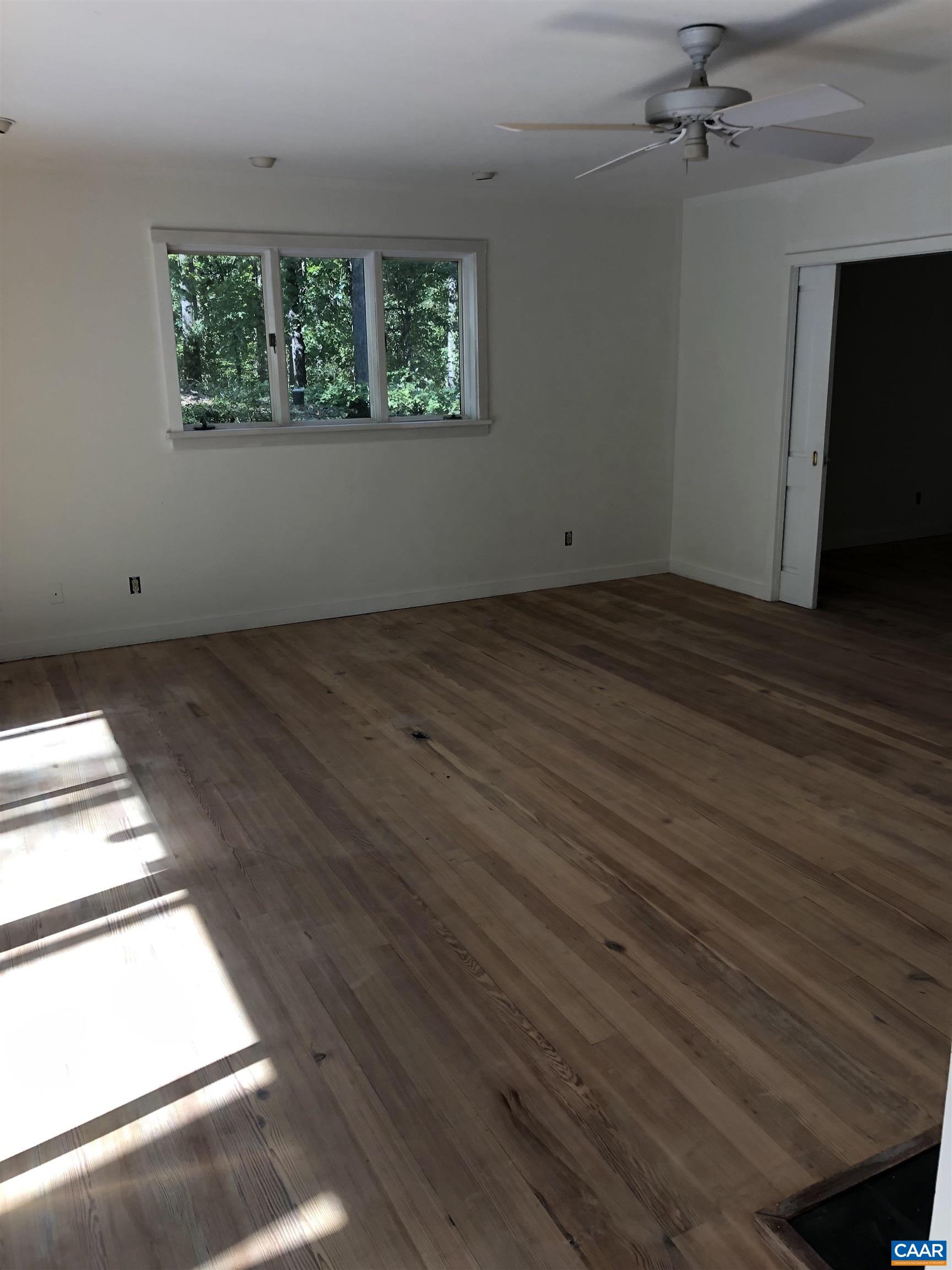 1050 OLD GARTH RD