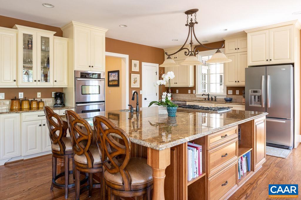 1970 OLD BALLARD FARM LN