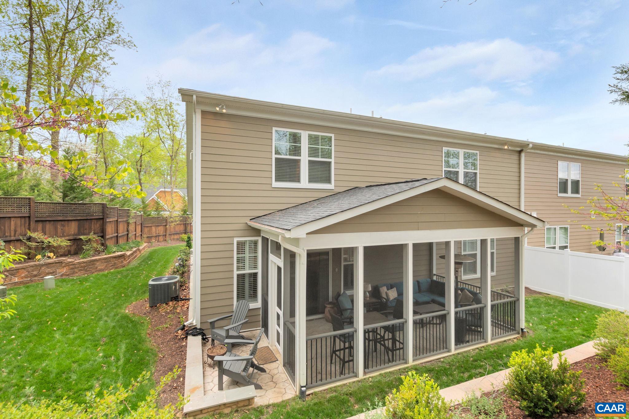 1417 FARROW HILL CT