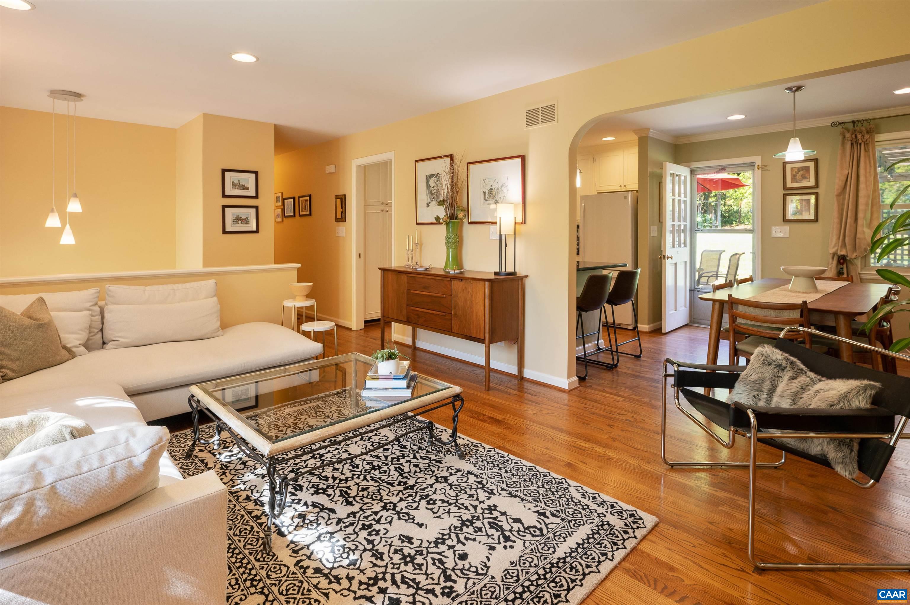 2333 GLENN CT