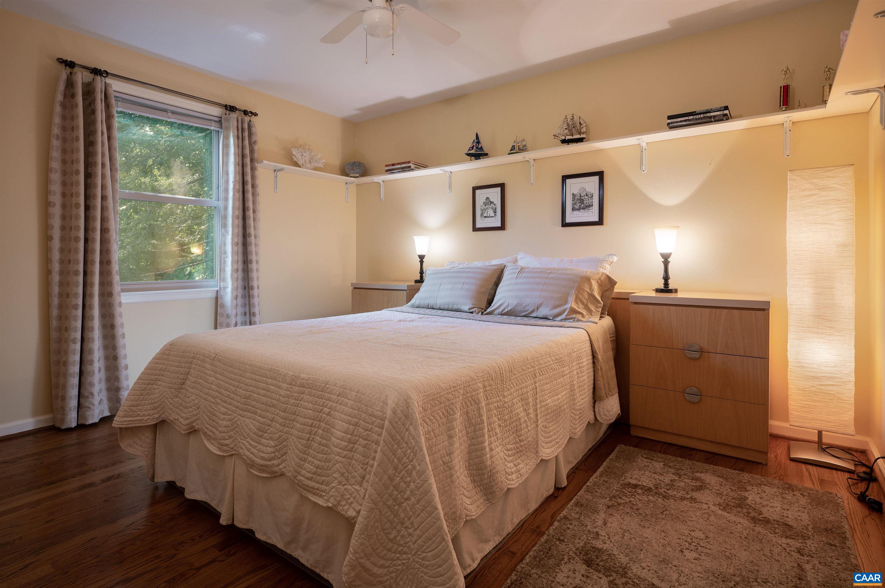2333 GLENN CT