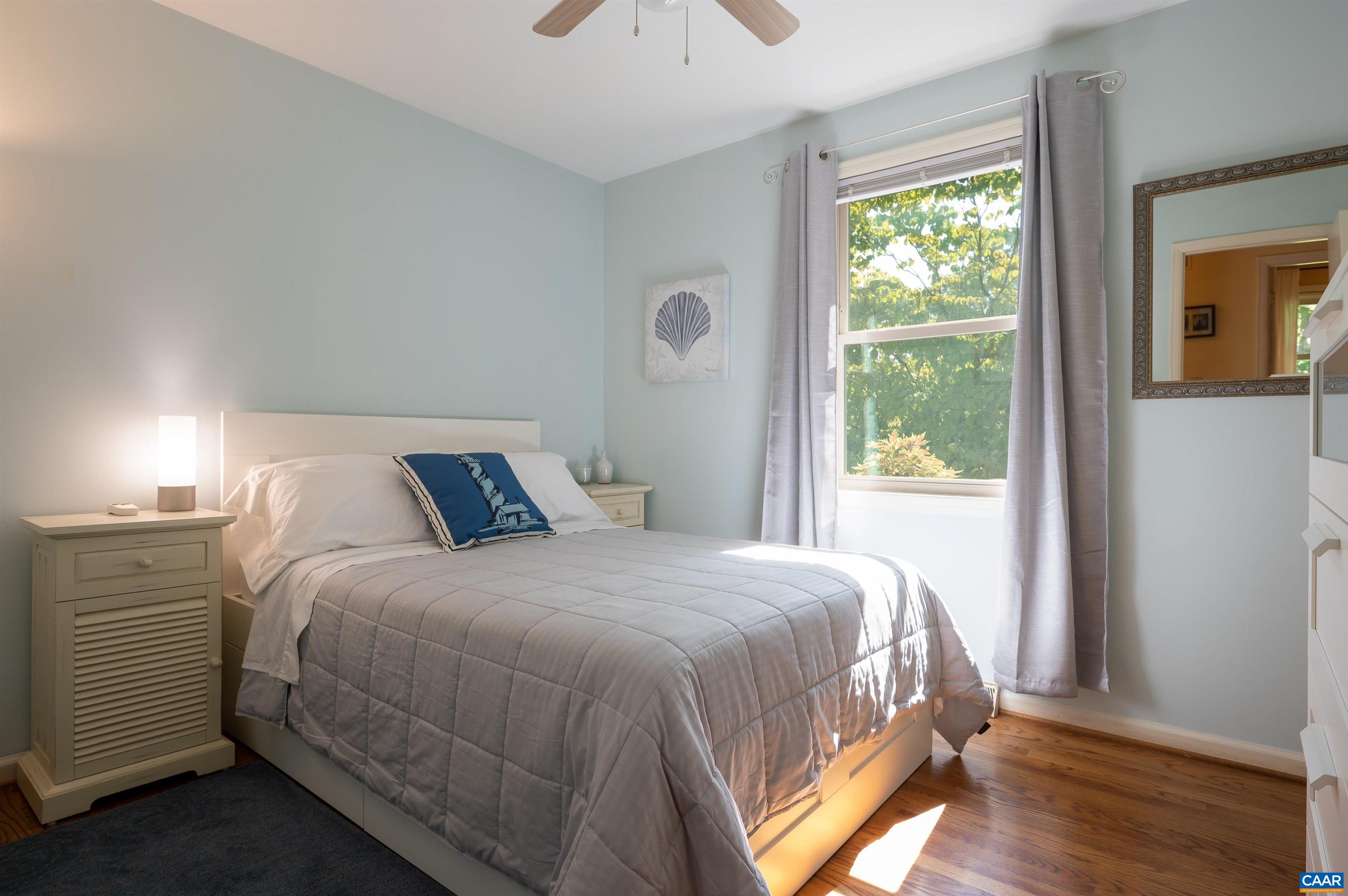 2333 GLENN CT