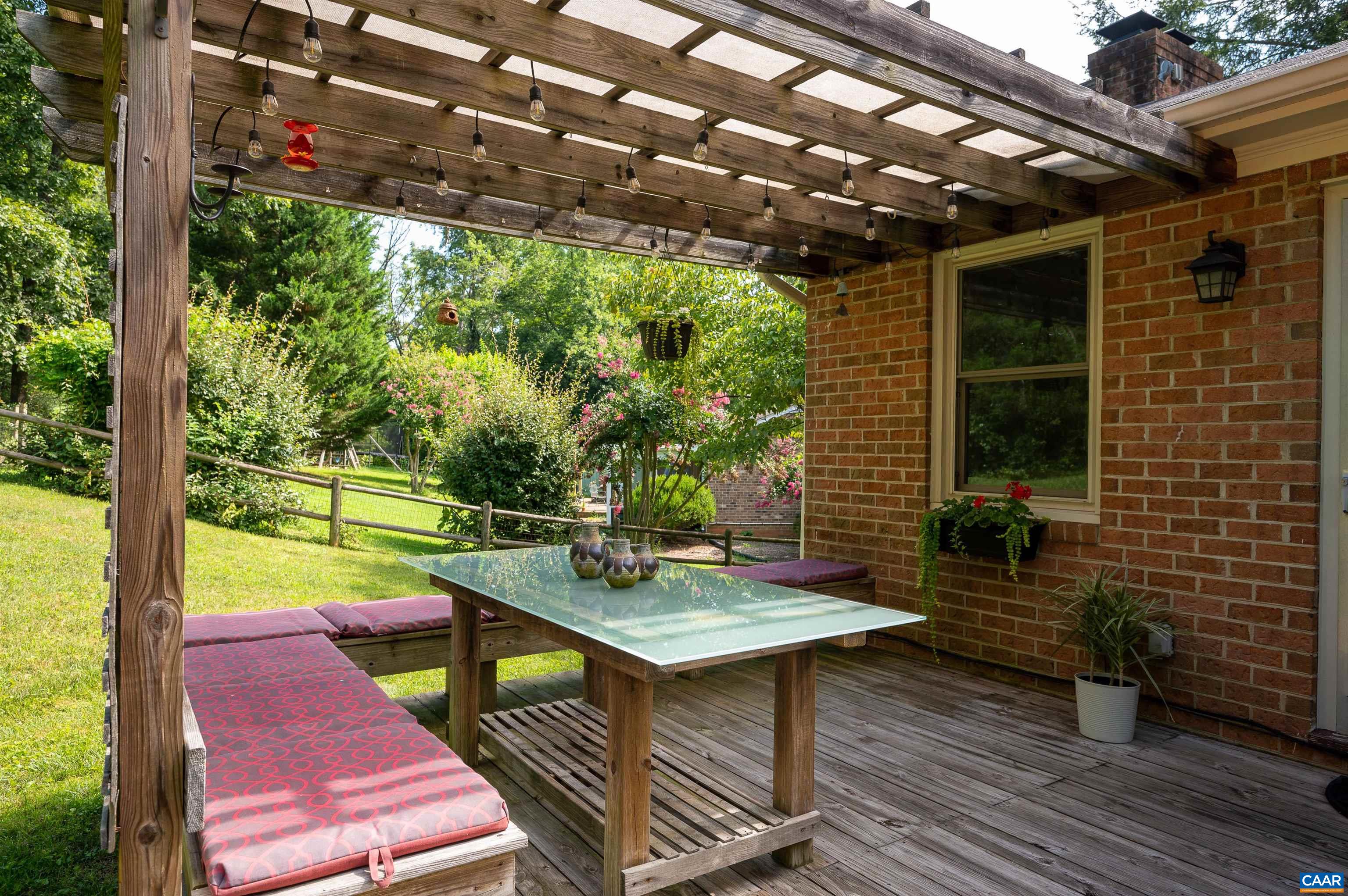 2333 GLENN CT