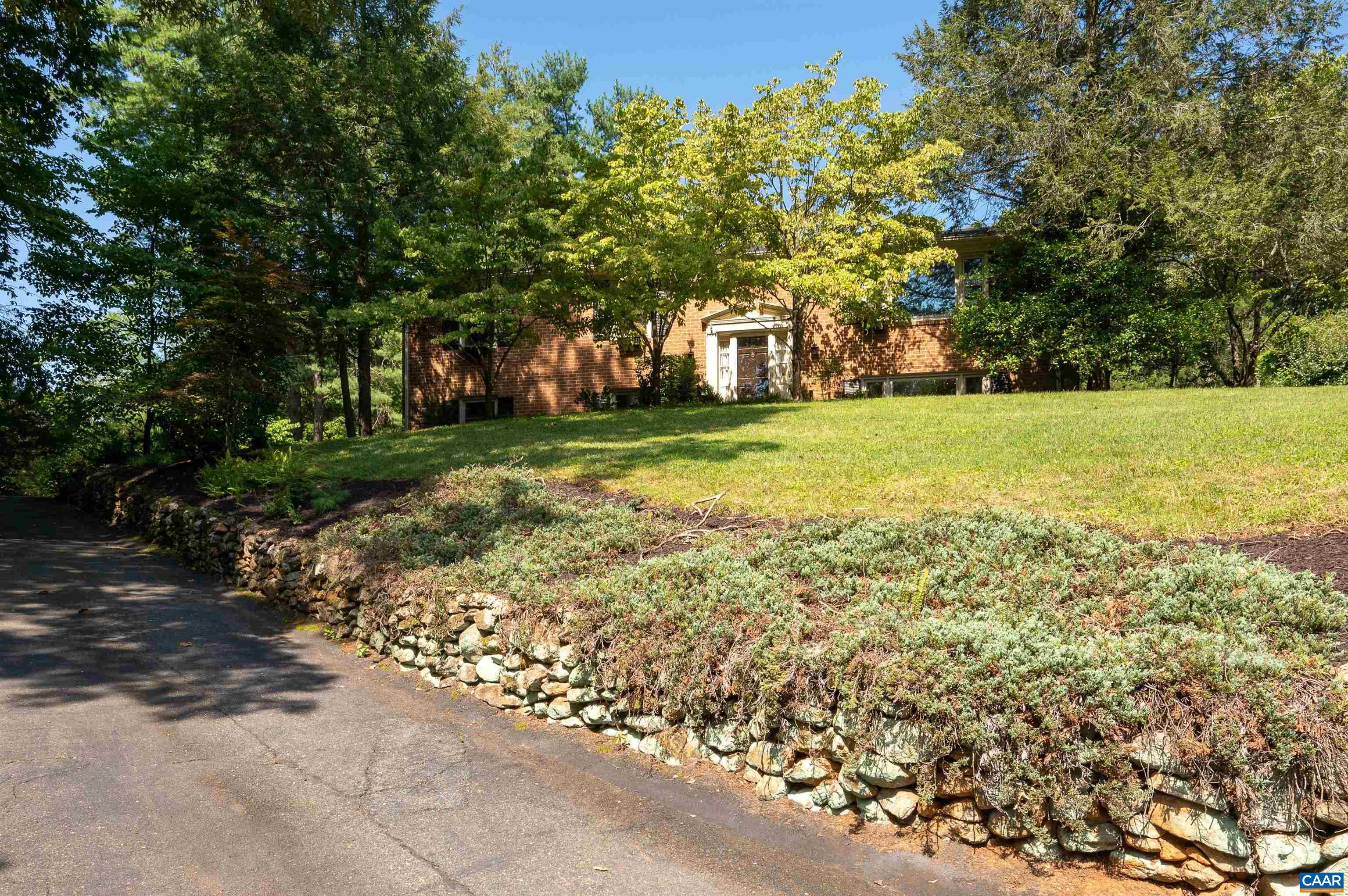 2333 GLENN CT