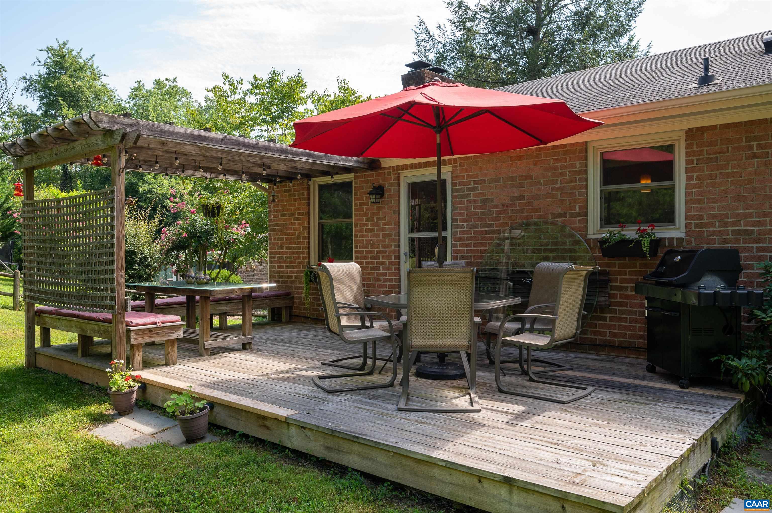 2333 GLENN CT