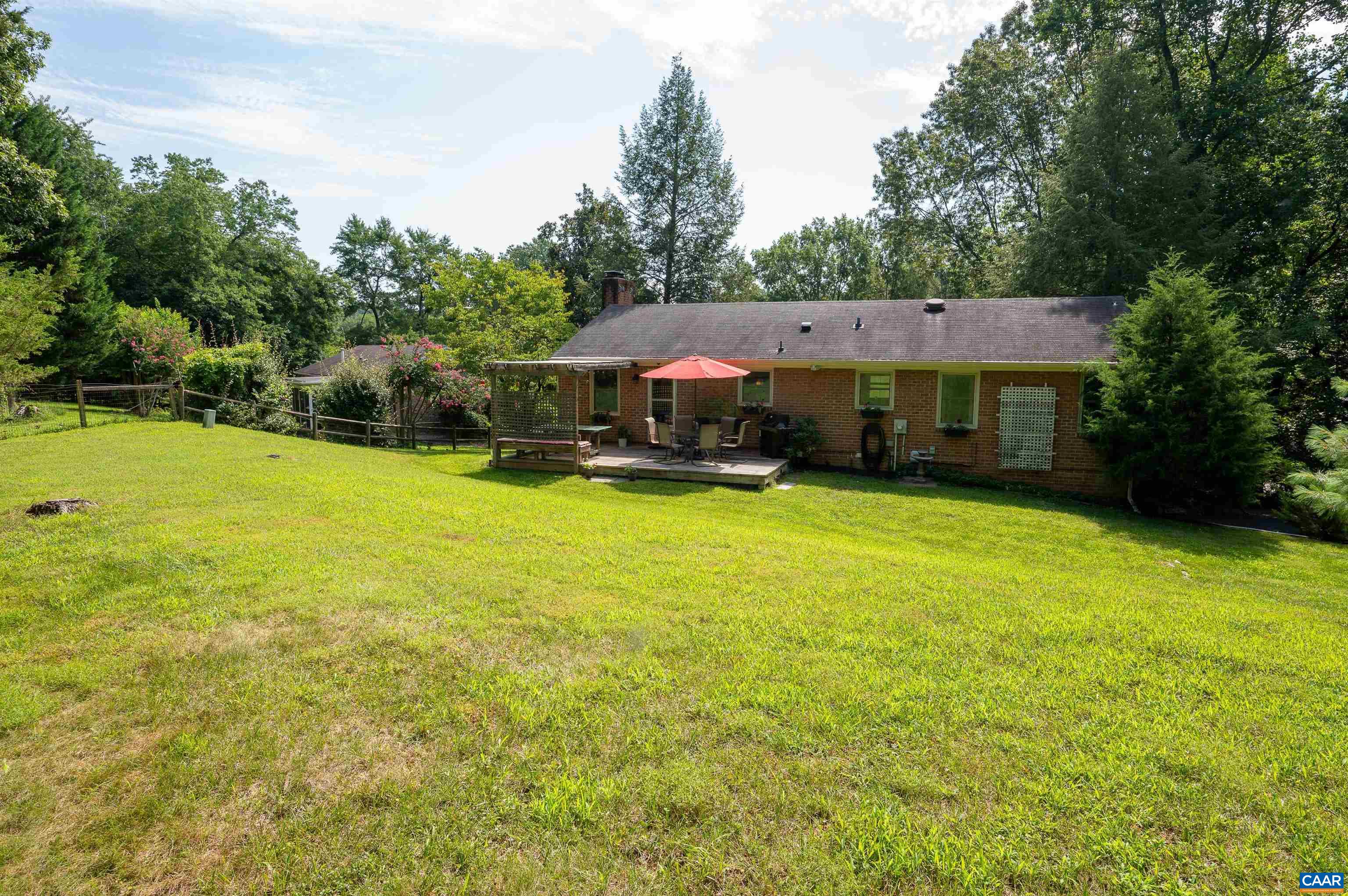 2333 GLENN CT