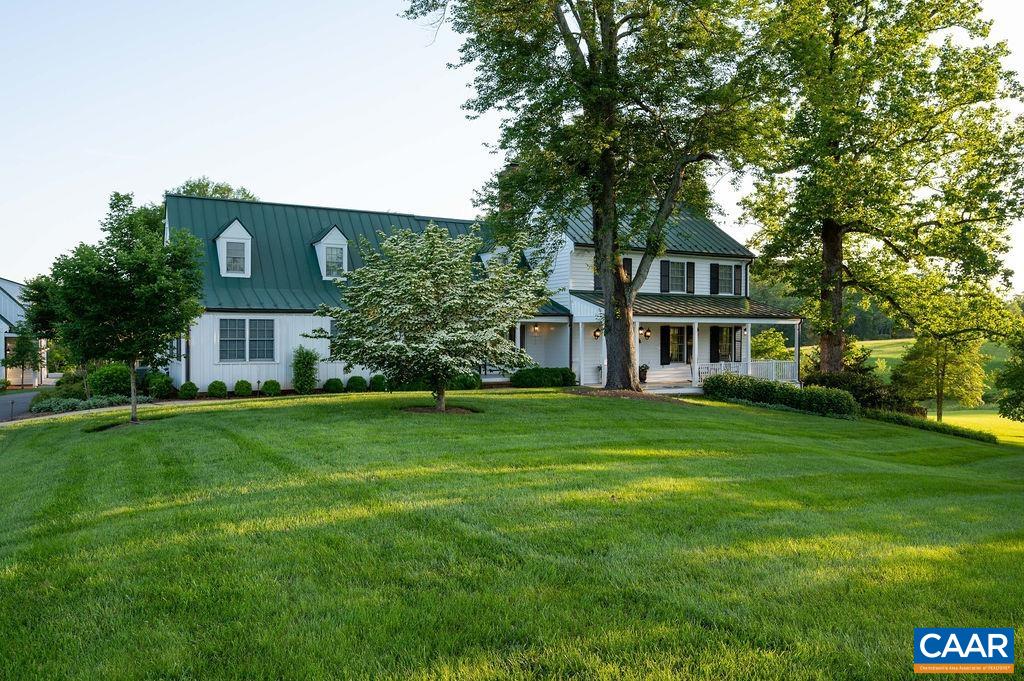 985 BARRACKS FARM RD