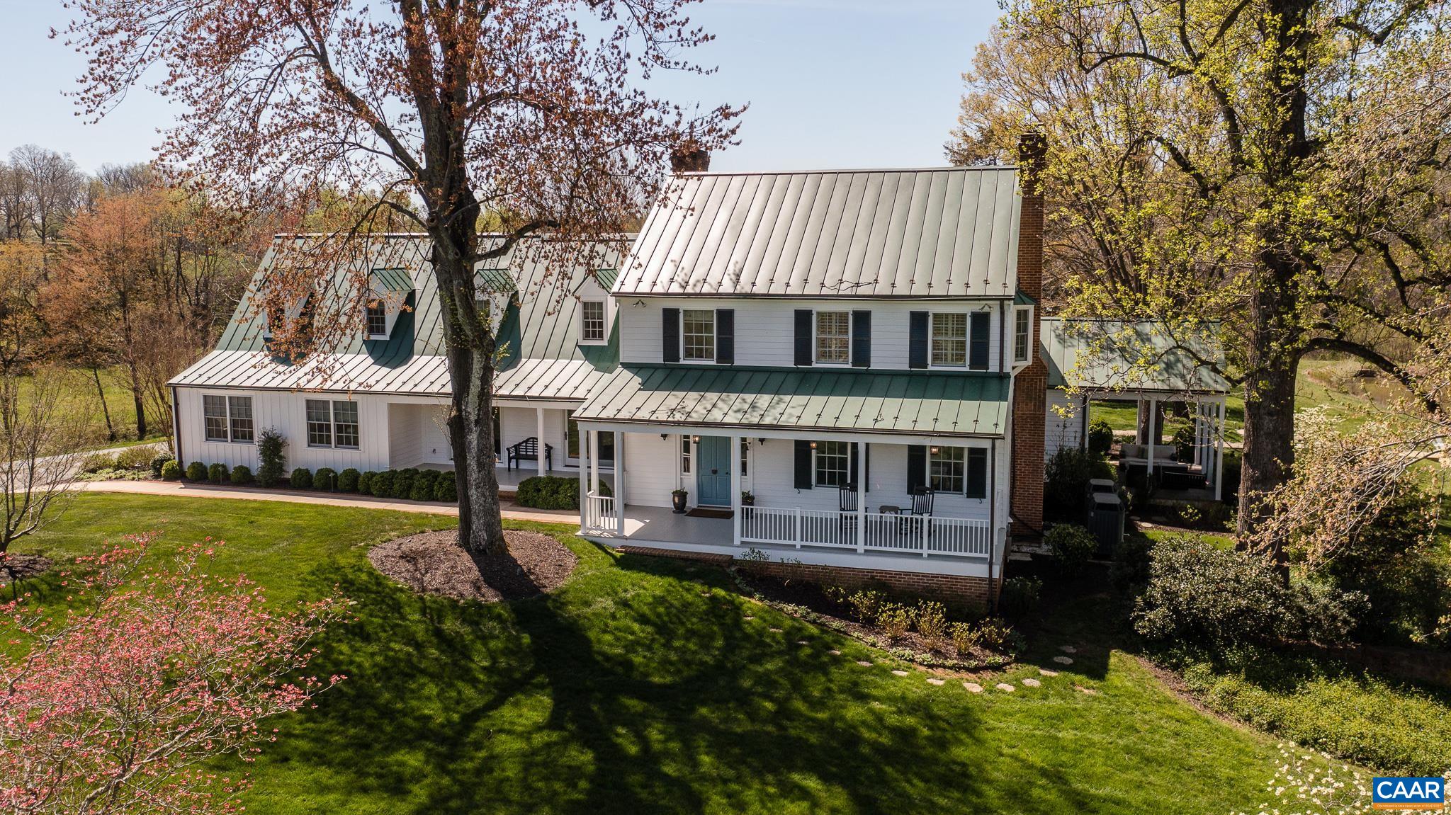 985 BARRACKS FARM RD