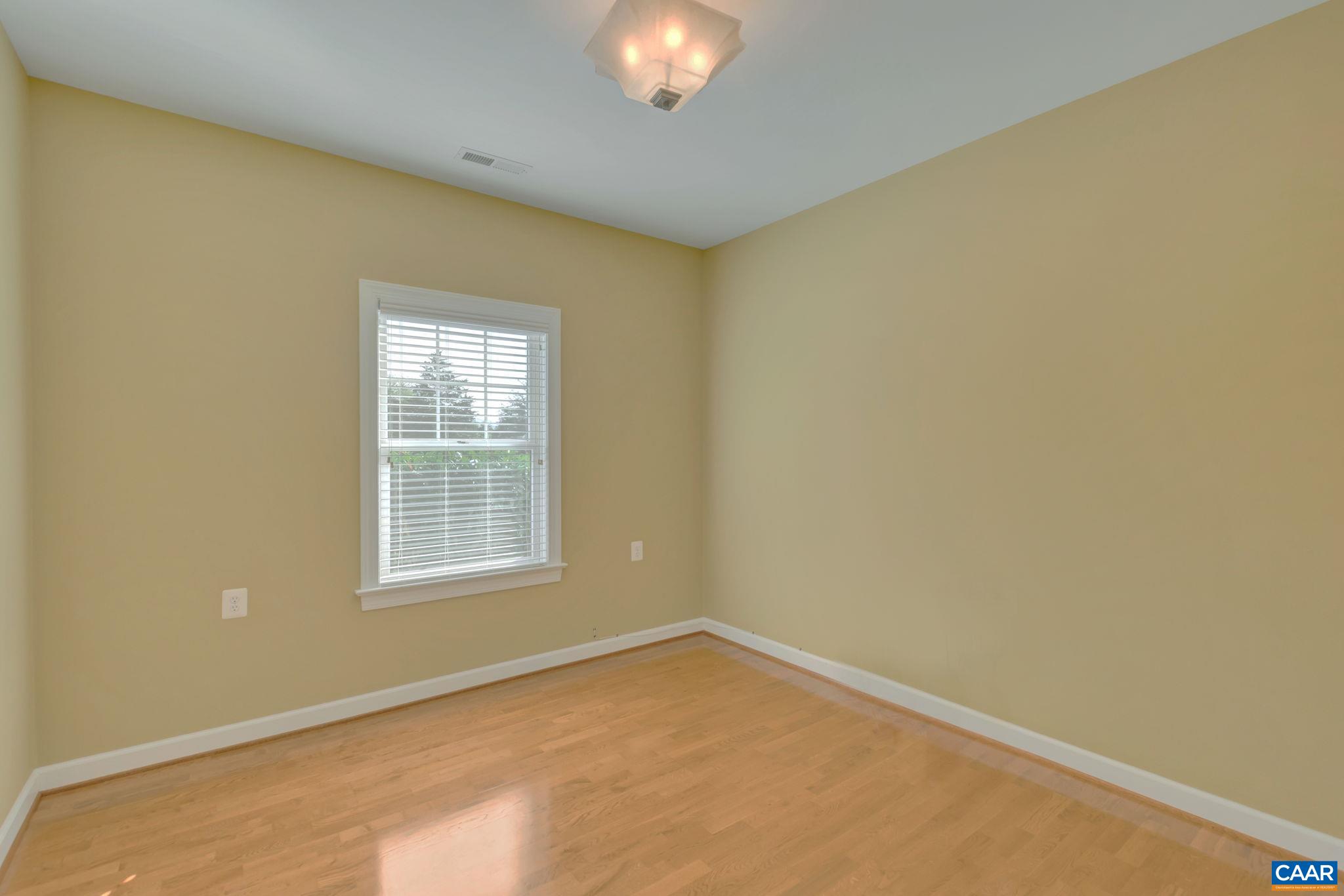 30 MULLIGAN LN