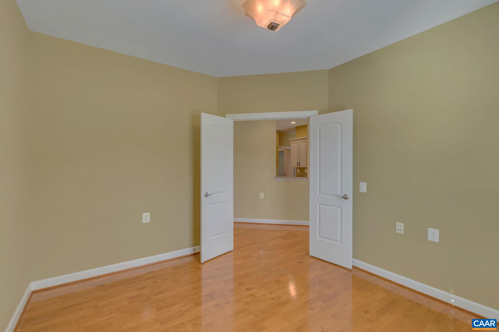 30 MULLIGAN LN